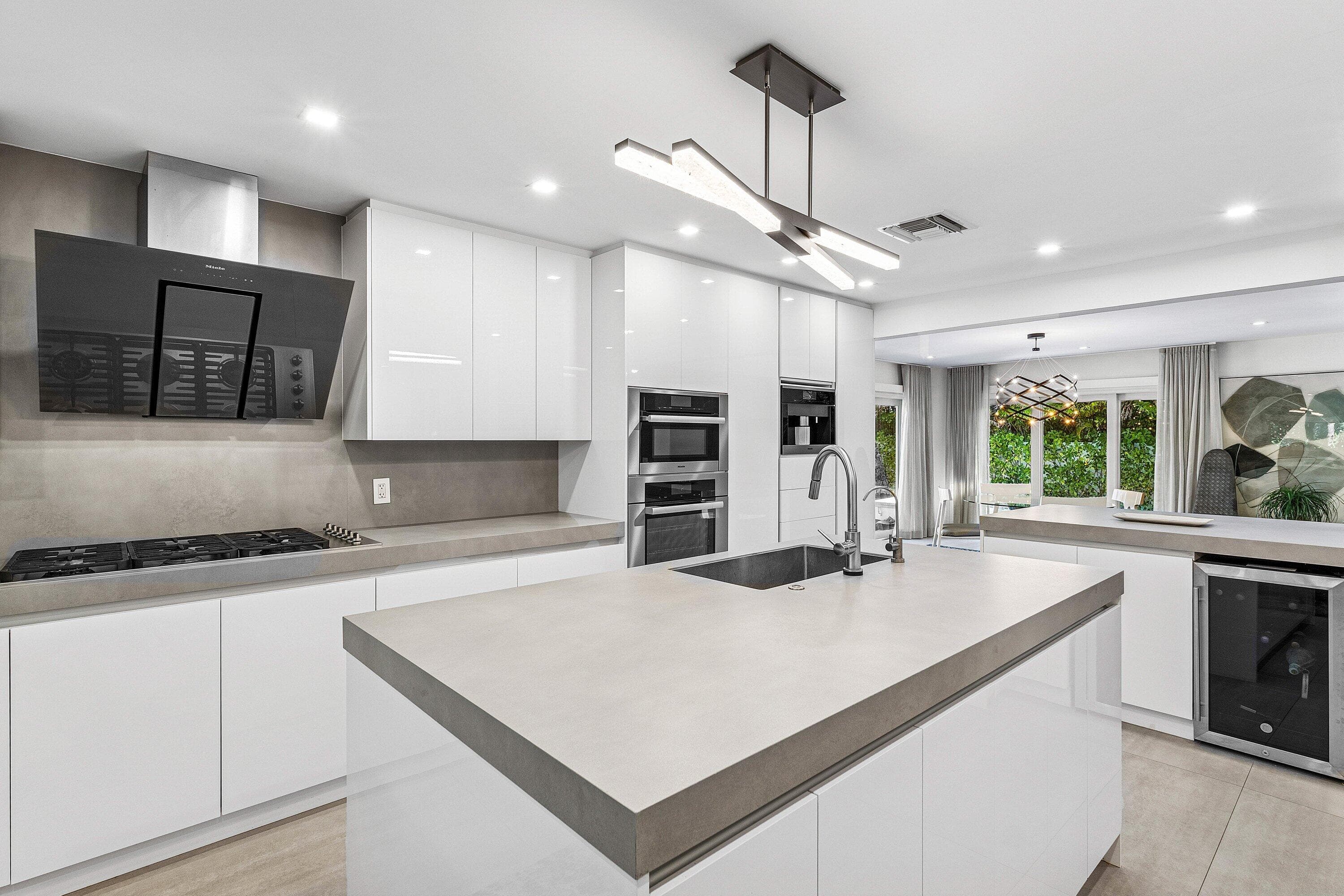 820 N Atlantic Drive, Lantana, FL 33462 11