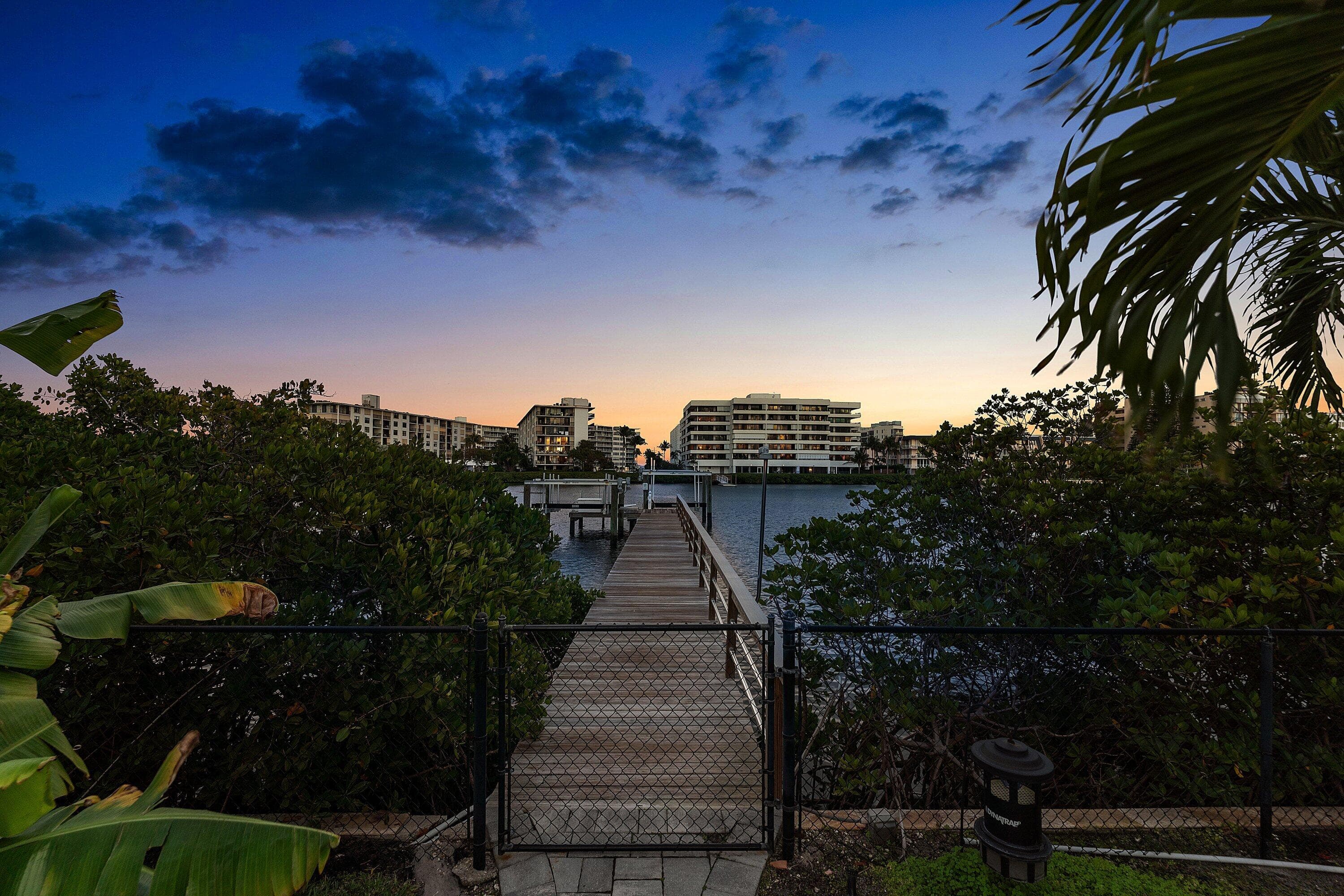 820 N Atlantic Drive, Lantana, FL 33462 25