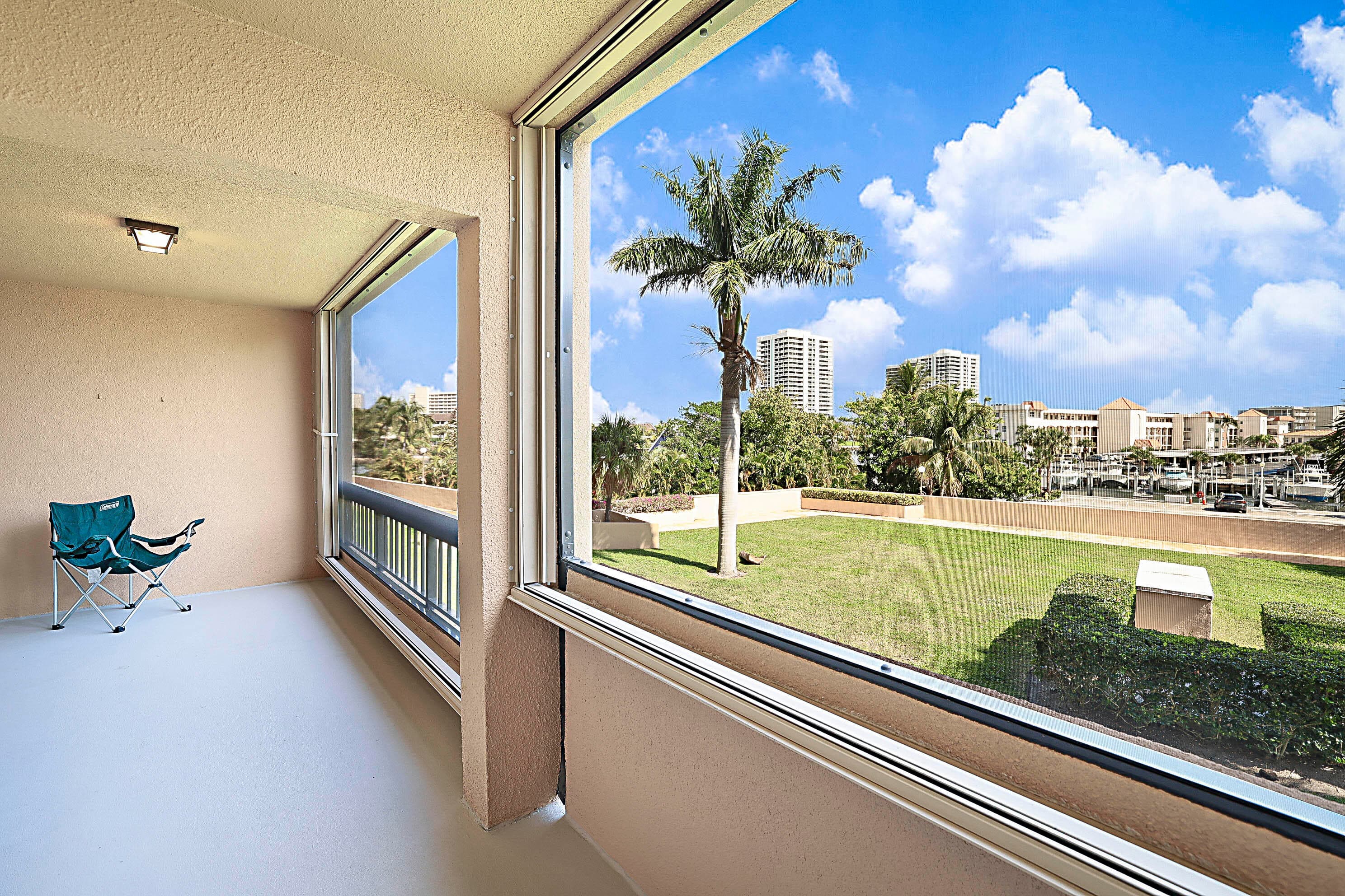 1036 Us Highway 1 216, North Palm Beach, FL 33408 23