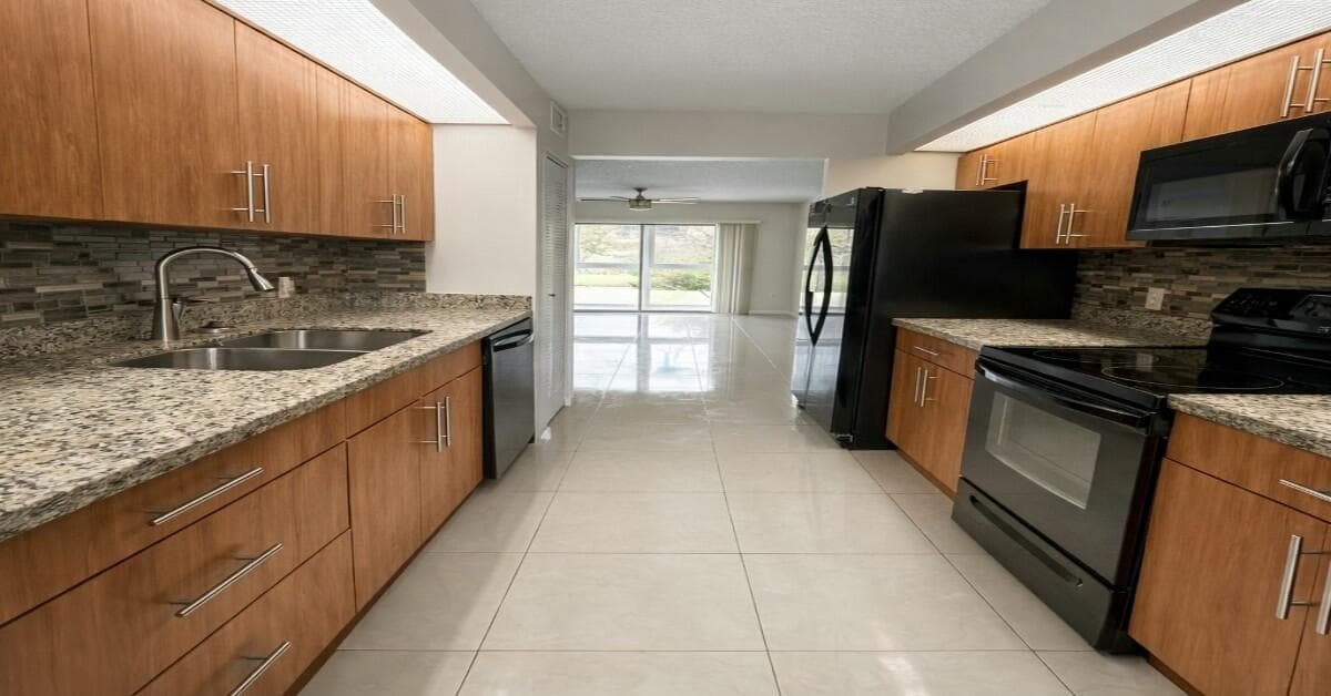 12551 SW 16th Court 206c, Pembroke Pines, FL 33027 18