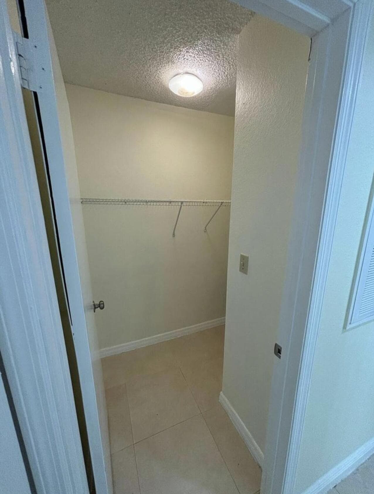 2796 S University Drive 2101, Davie, FL 33328 15