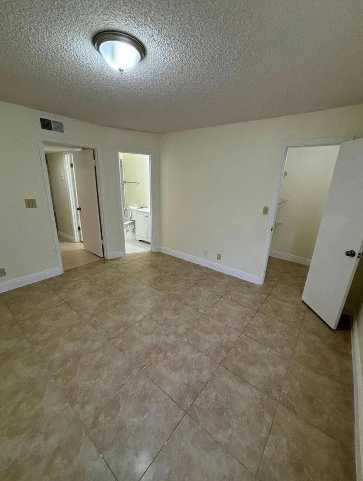 2796 S University Drive 2101, Davie, FL 33328 18