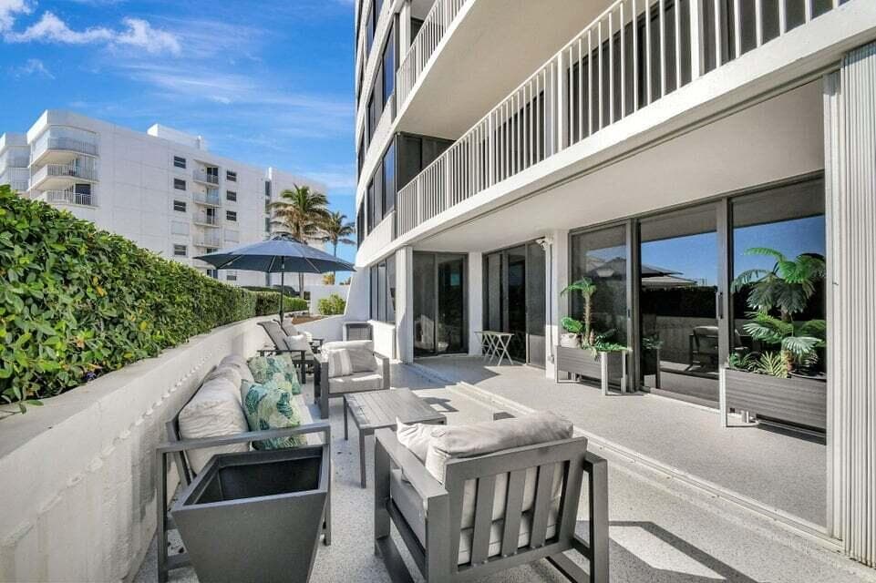 3590 S Ocean Boulevard 104, South Palm Beach, FL 33480 32