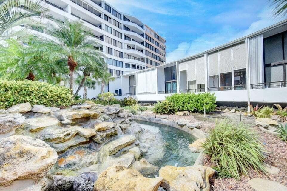 3590 S Ocean Boulevard 104, South Palm Beach, FL 33480 55