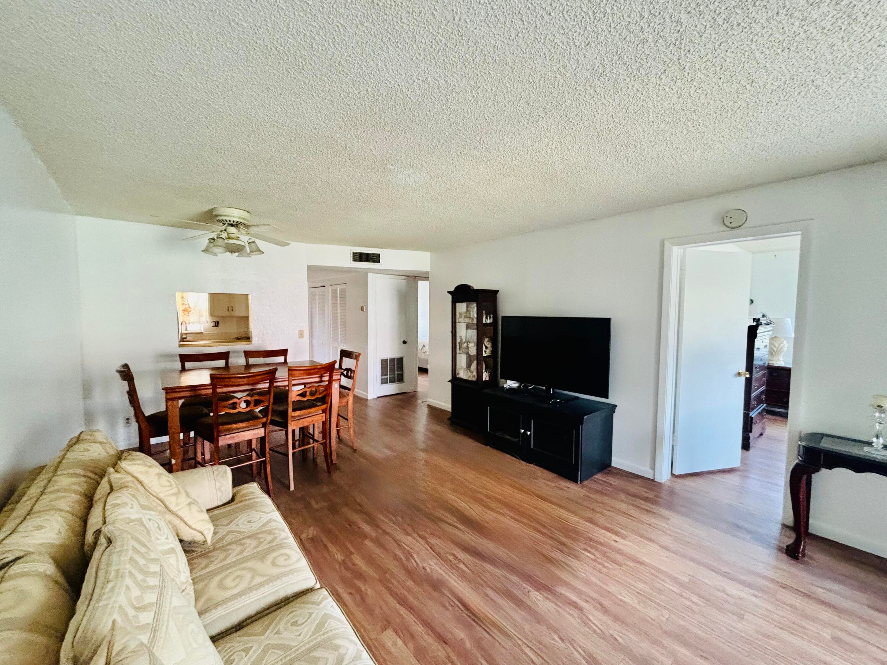9900 Sunrise Lakes Boulevard 201, Sunrise, FL 33322 8