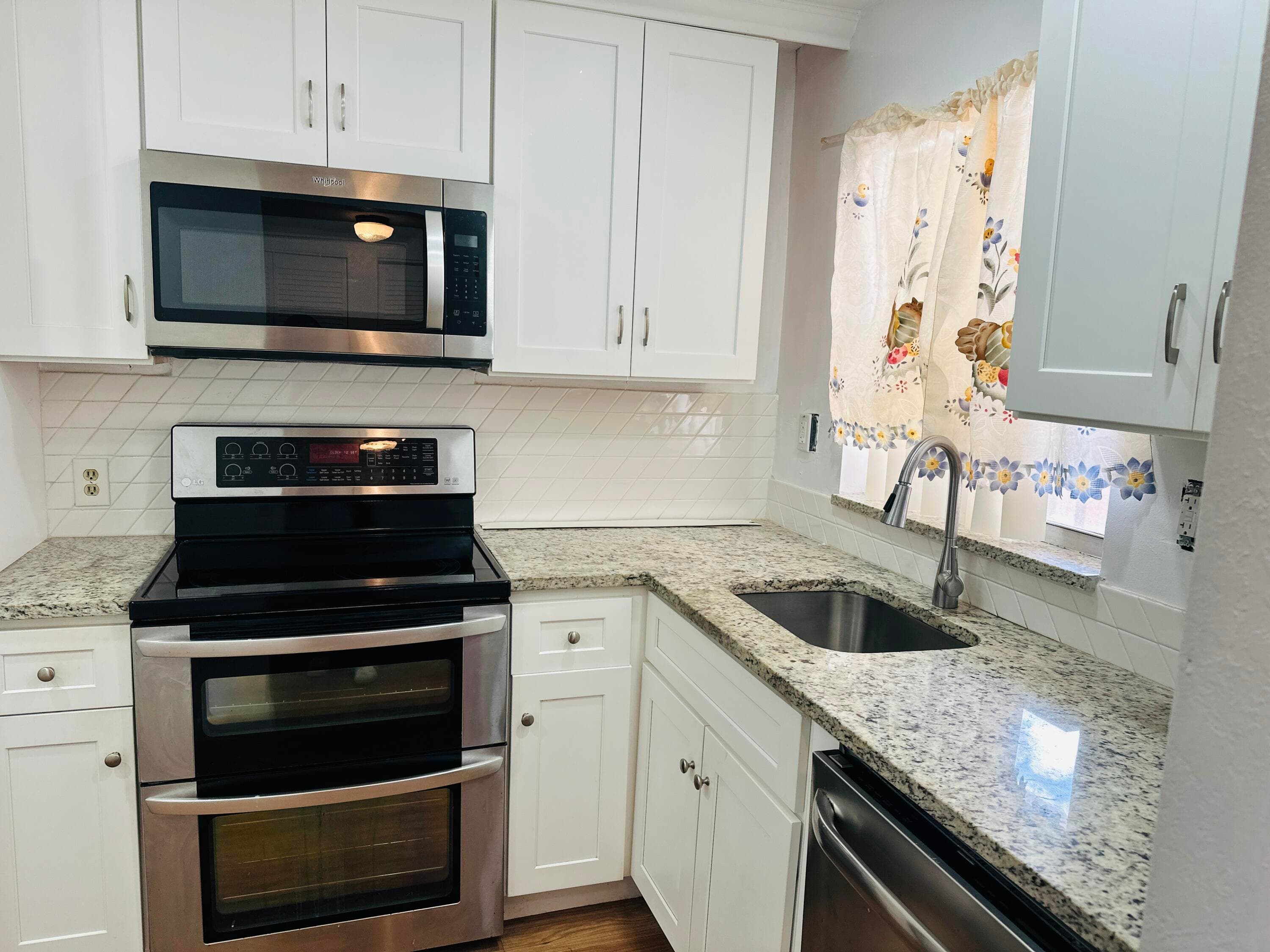 9900 Sunrise Lakes Boulevard 201, Sunrise, FL 33322 4