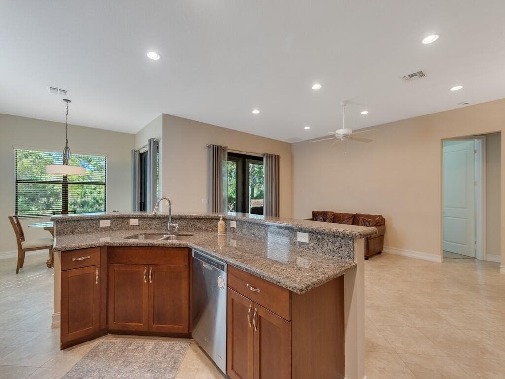 4338 56th Lane, Vero Beach, FL 32967 3