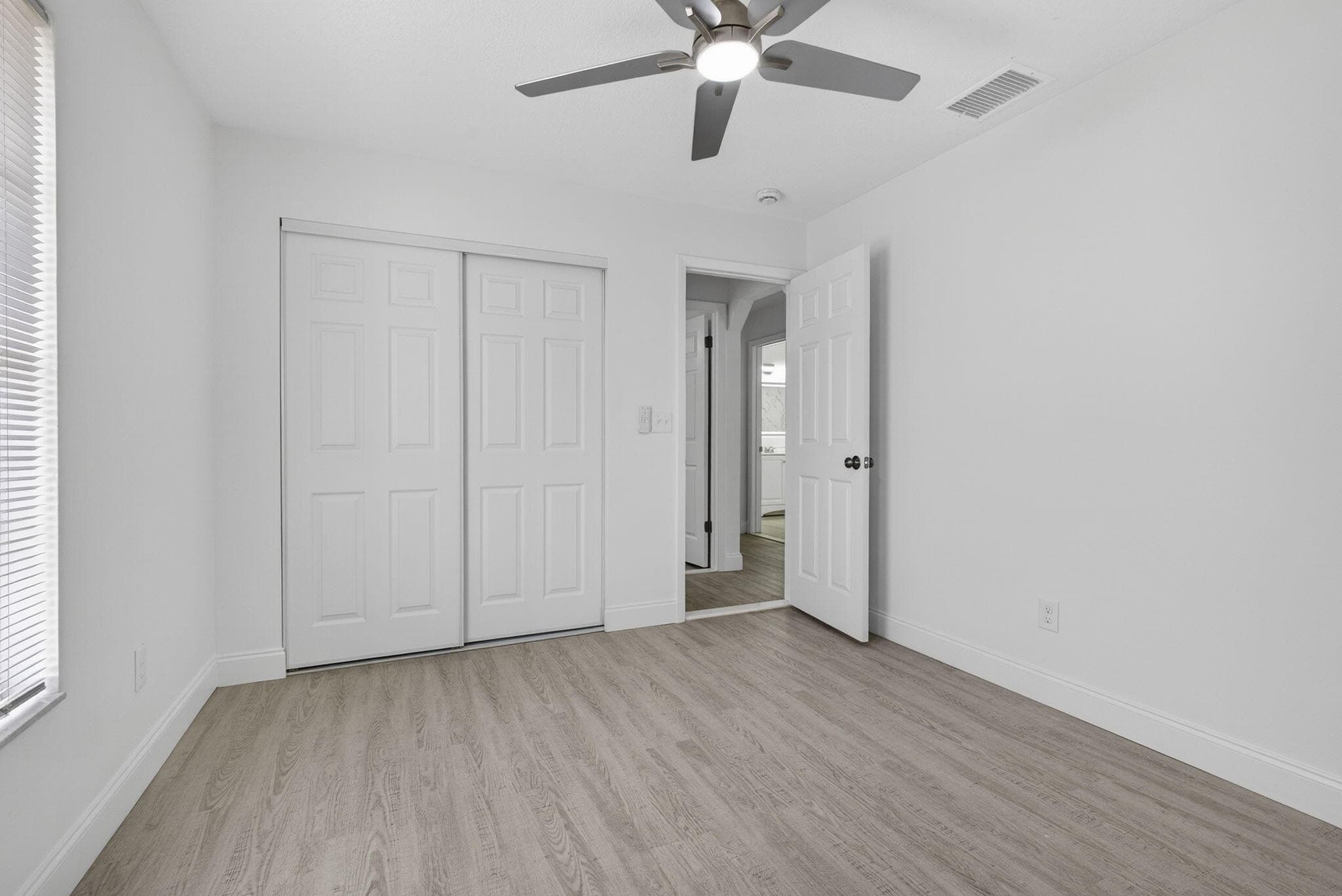 129 Bilbao Street, Royal Palm Beach, FL 33411 26