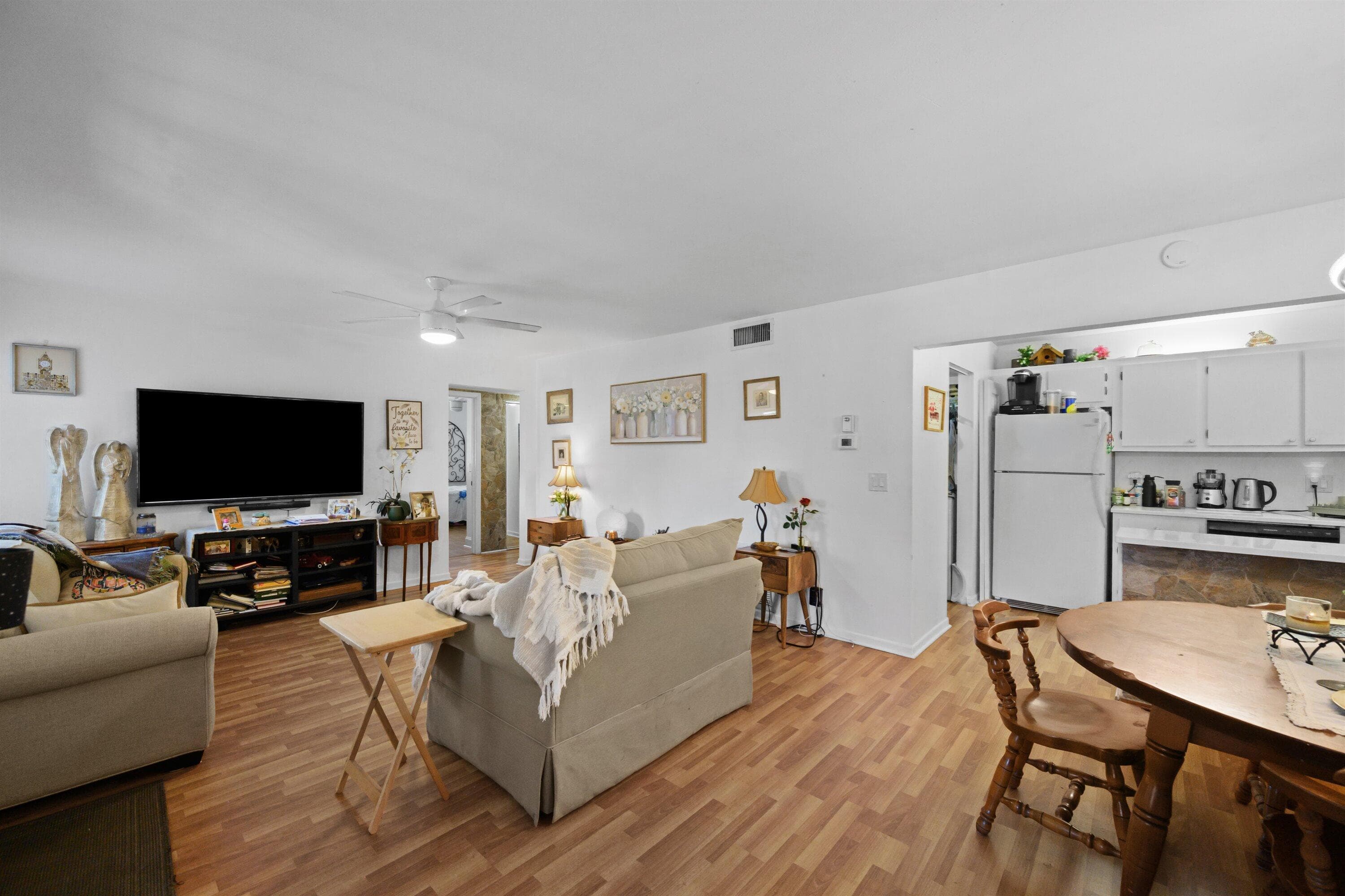 431 Pine Glen Lane C-2, Greenacres, FL 33463 3