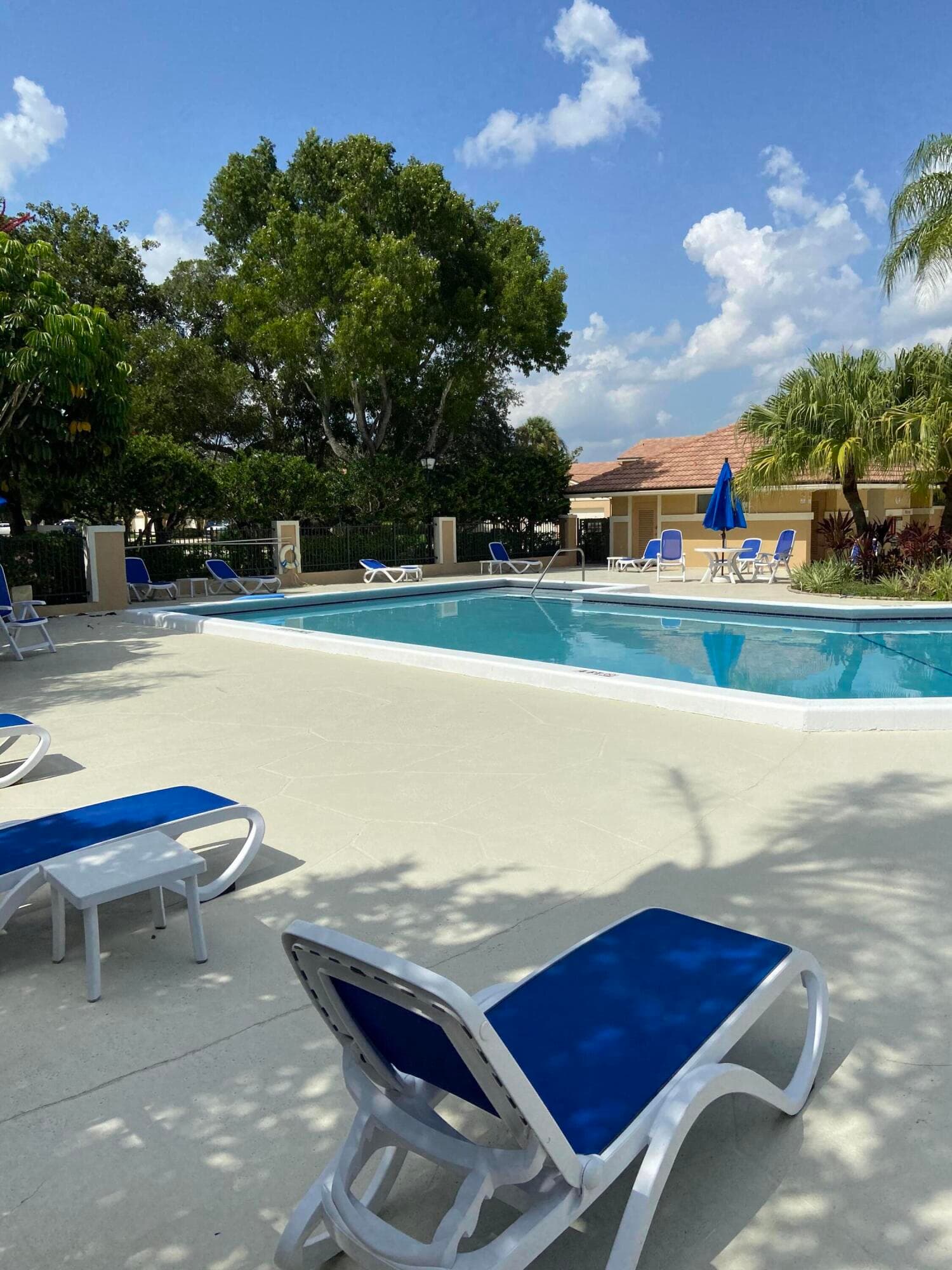 364 Prestwick Circle 4, Palm Beach Gardens, FL 33418 32