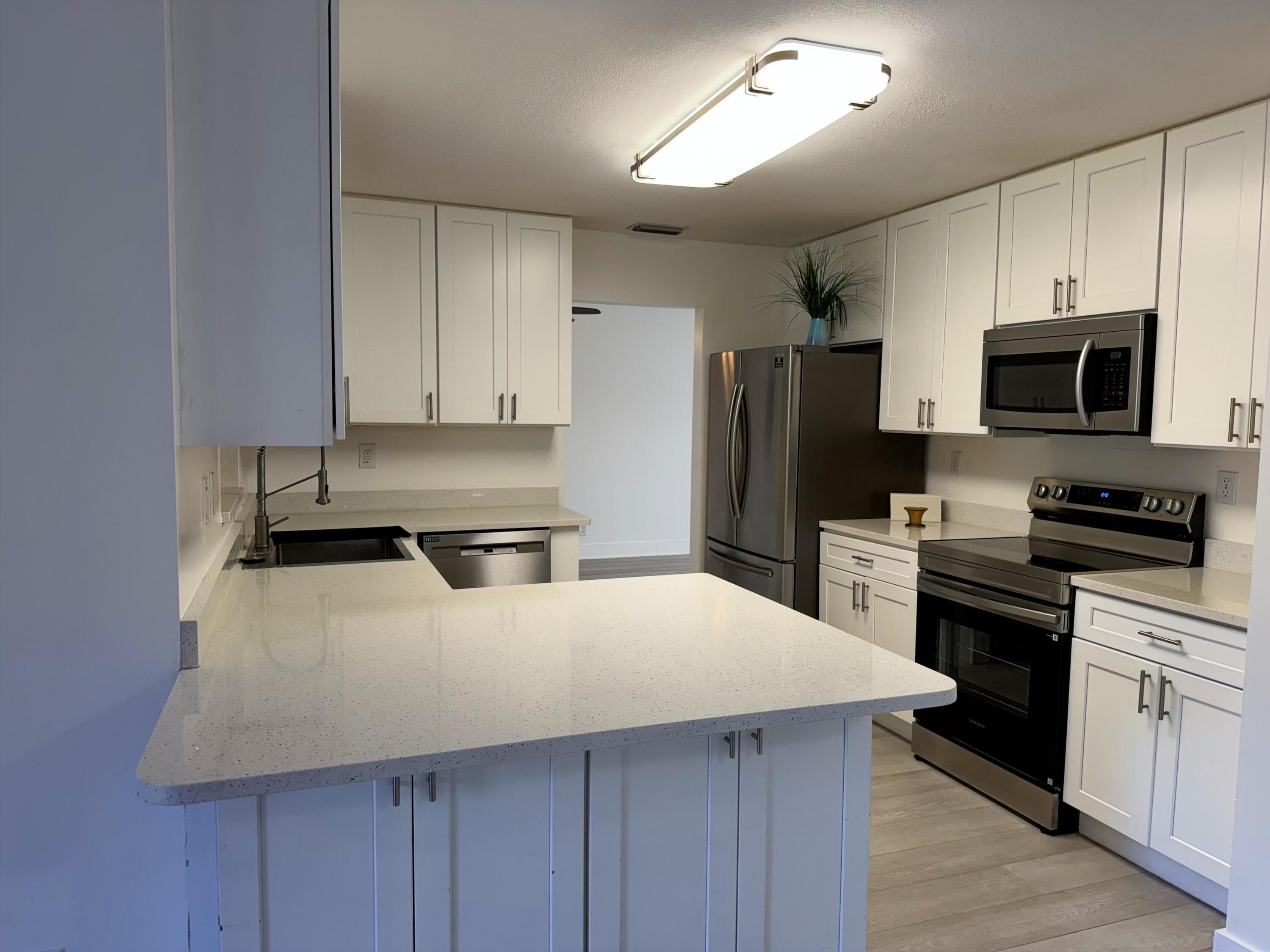 221 Bilbao Street, Royal Palm Beach, FL 33411 2
