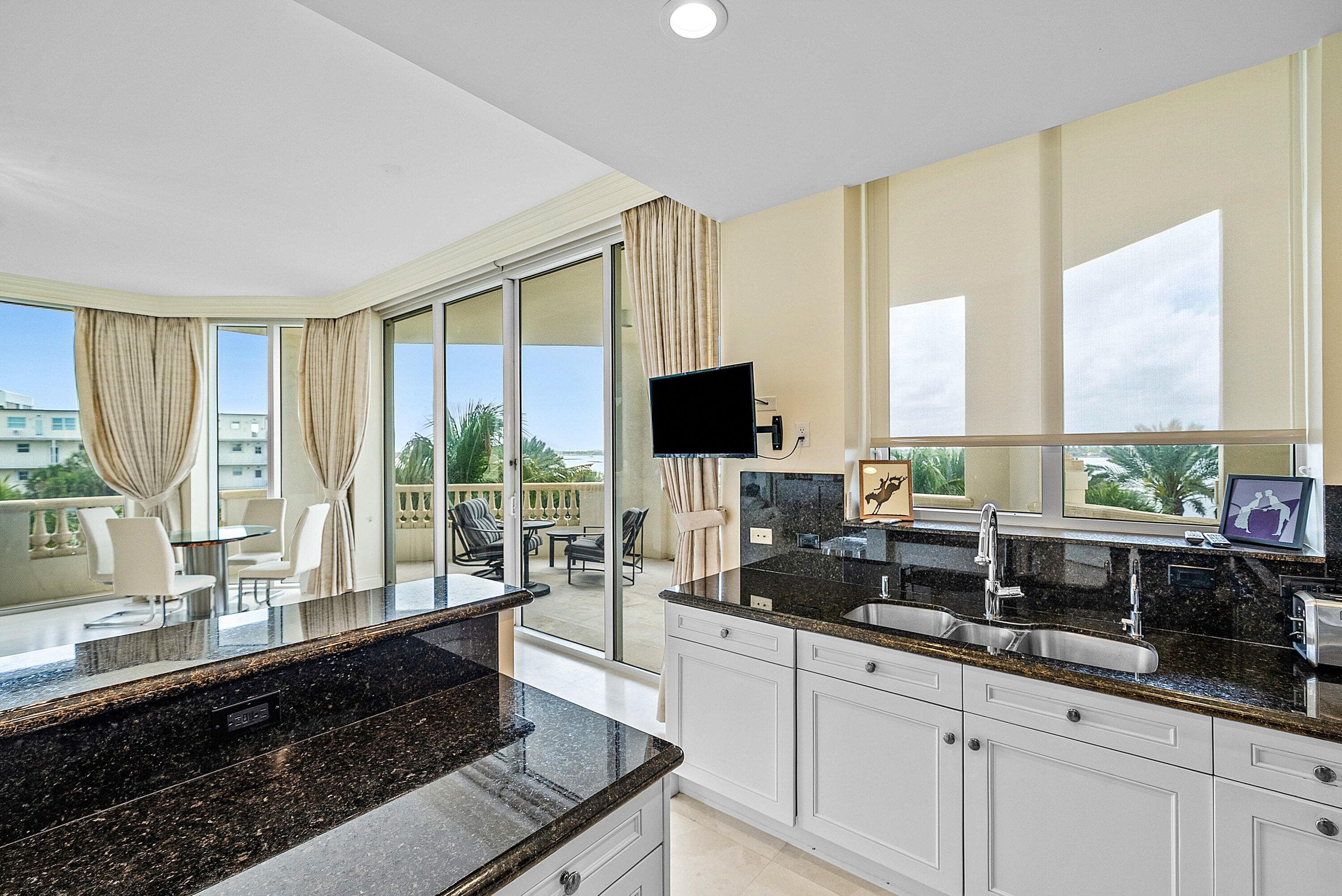 3000 S Ocean Boulevard 402, Palm Beach, FL 33480 4