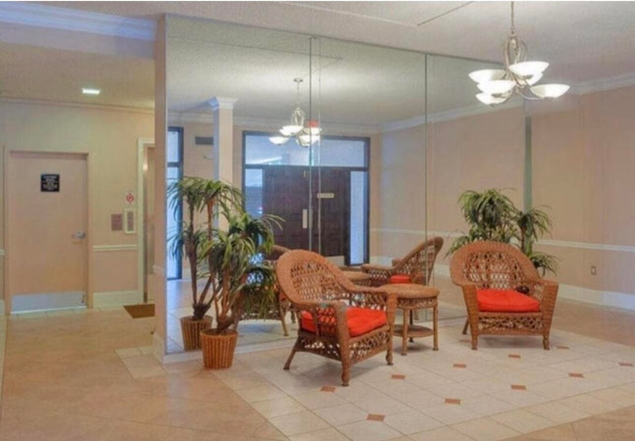 500 Executive Center Drive 2h, West Palm Beach, FL 33401 4