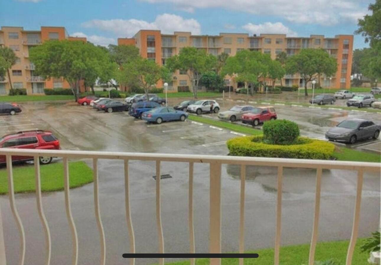 500 Executive Center Drive 2h, West Palm Beach, FL 33401 9