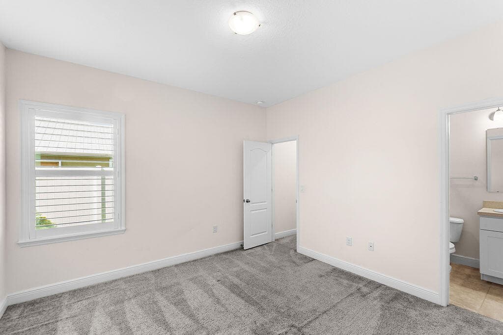 5285 NW South Delwood Drive, Port St. Lucie, FL 34986 32