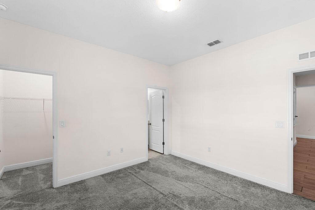 5285 NW South Delwood Drive, Port St. Lucie, FL 34986 33