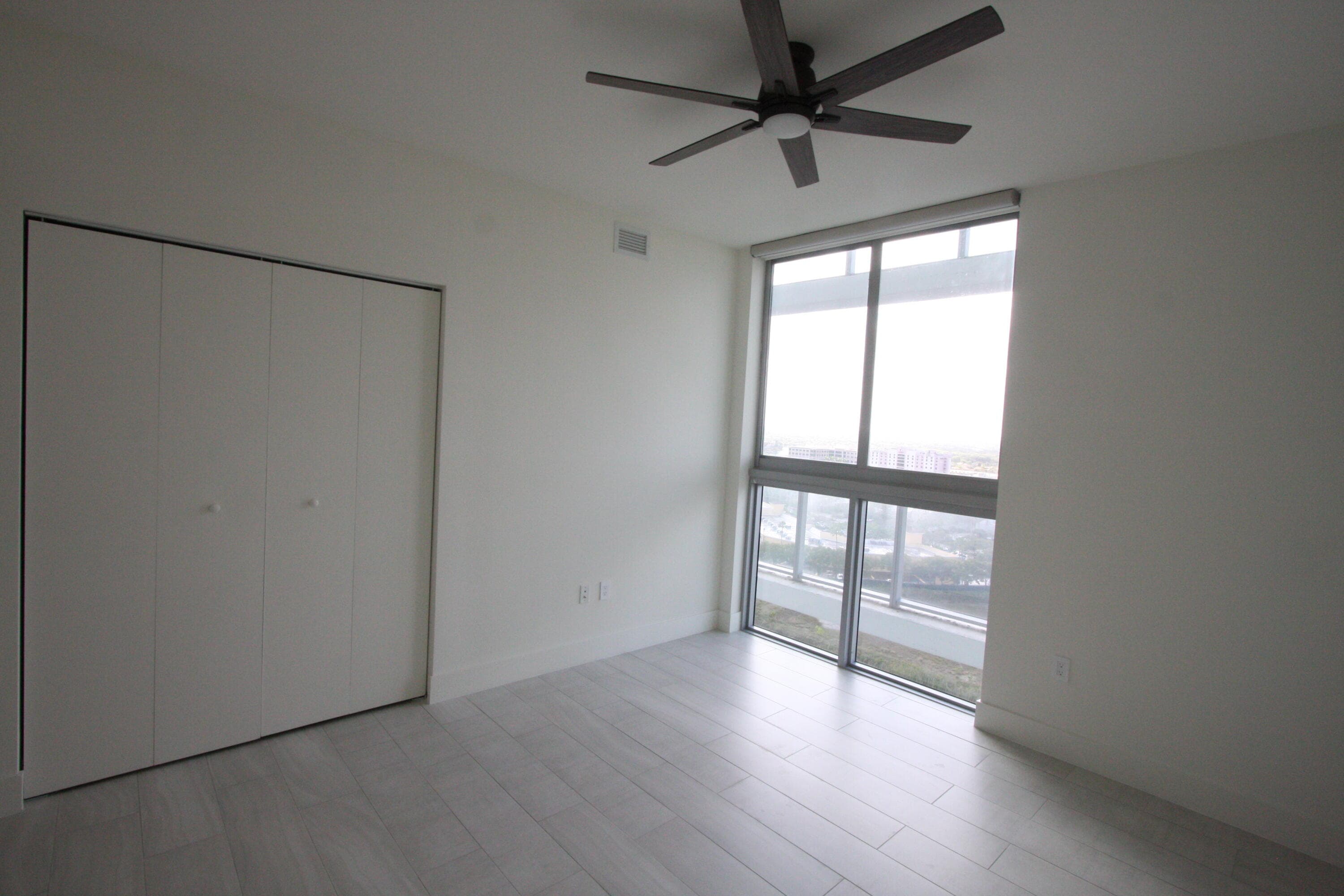 2000 Metropica Way 1609, Sunrise, FL 33323 44