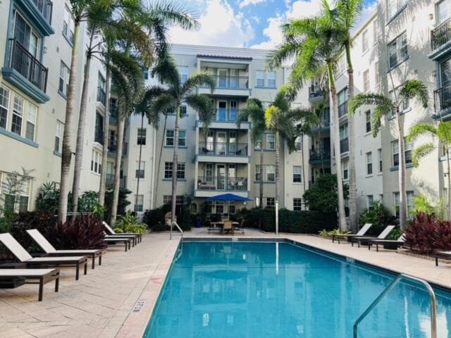533 NE 3rd Avenue 204, Fort Lauderdale, FL 33301