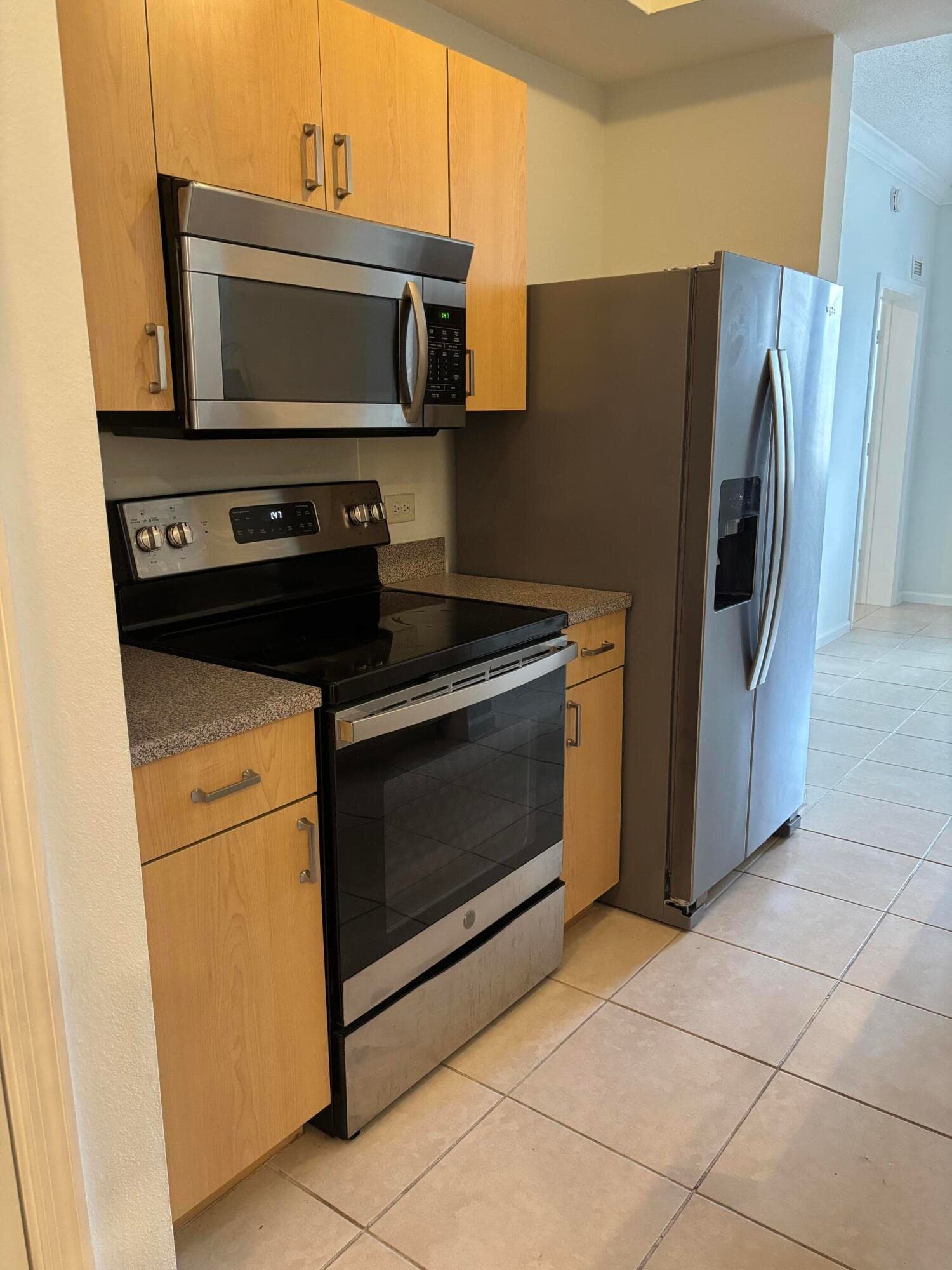 533 NE 3rd Avenue 204, Fort Lauderdale, FL 33301 13