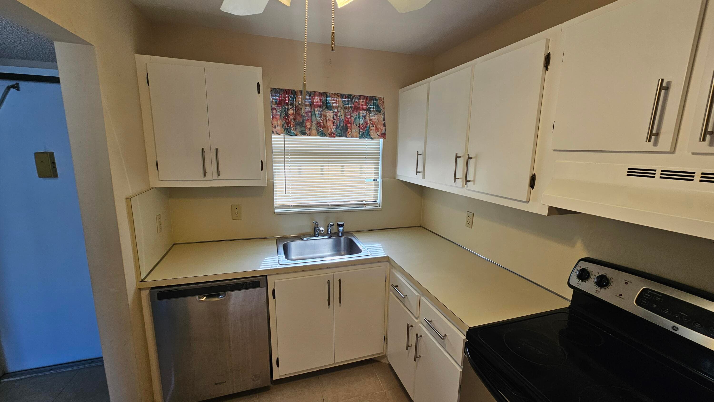 4640 Lucerne Lakes Boulevard W 303, Lake Worth, FL 33467 3