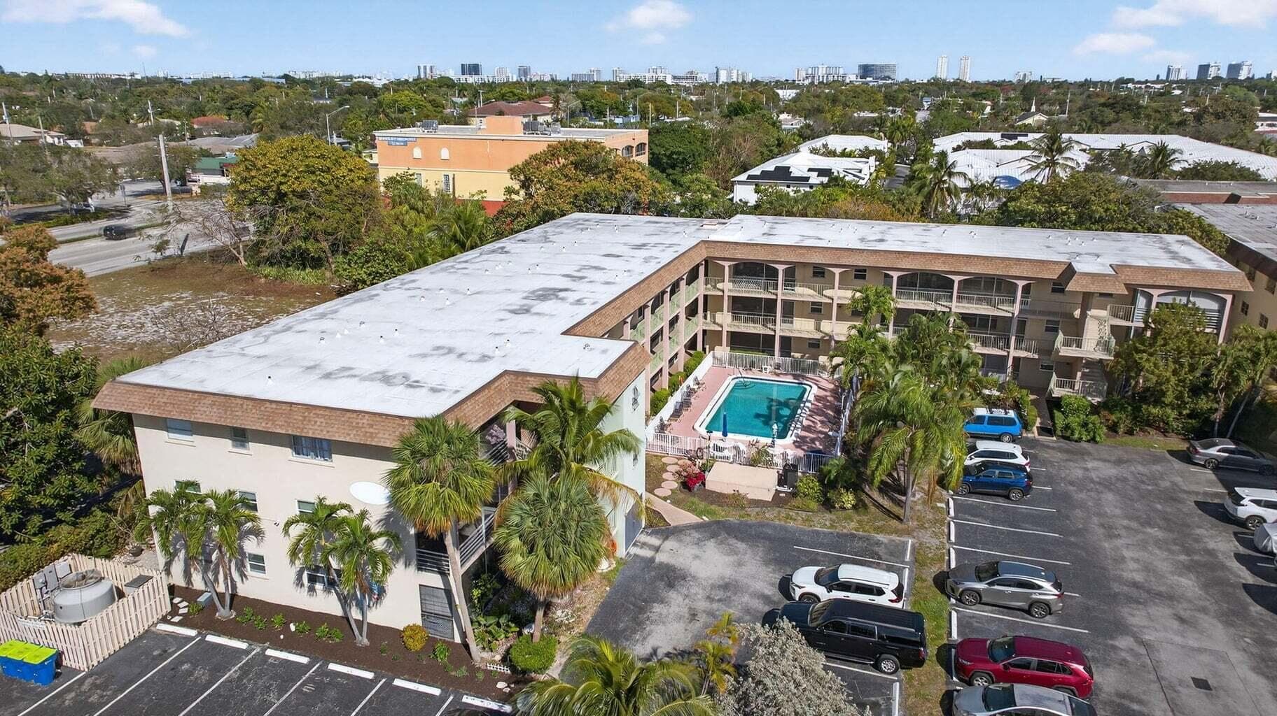 100 SE 6th Avenue 303, Pompano Beach, FL 33060 28