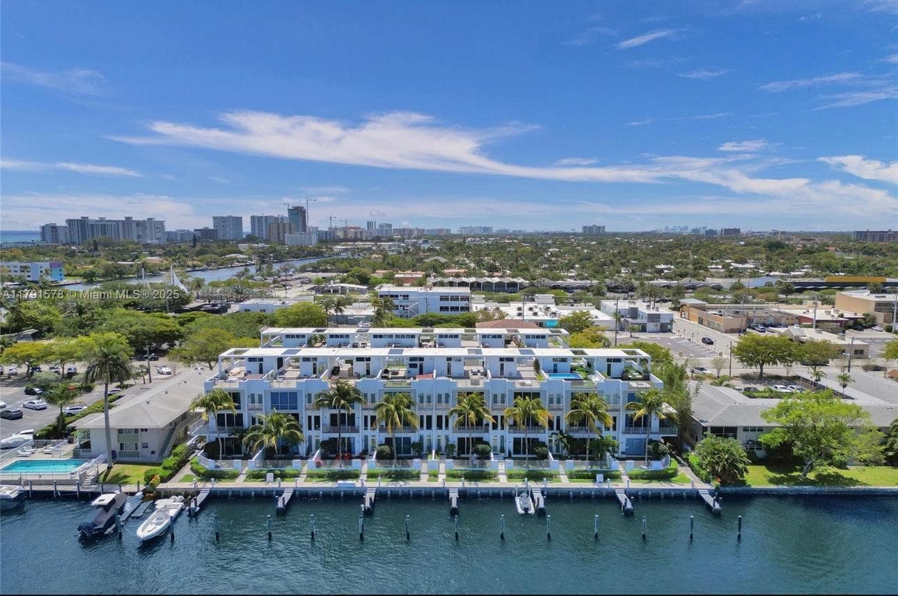 2743 NE 1st Street, Pompano Beach, FL 33062 27