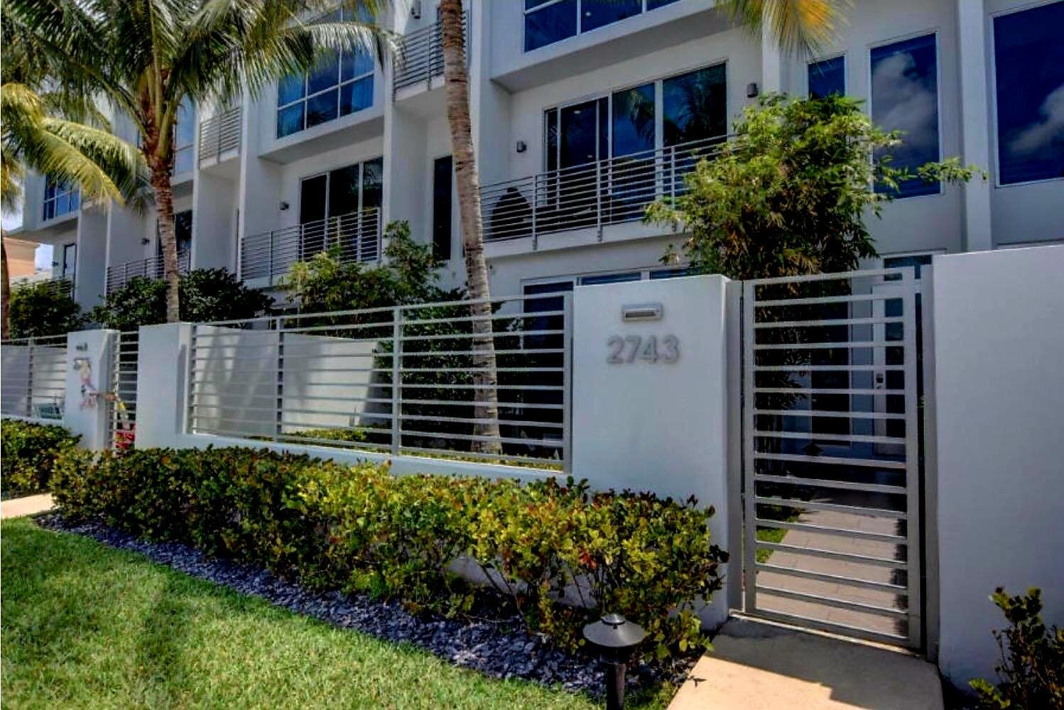 2743 NE 1st Street, Pompano Beach, FL 33062 4