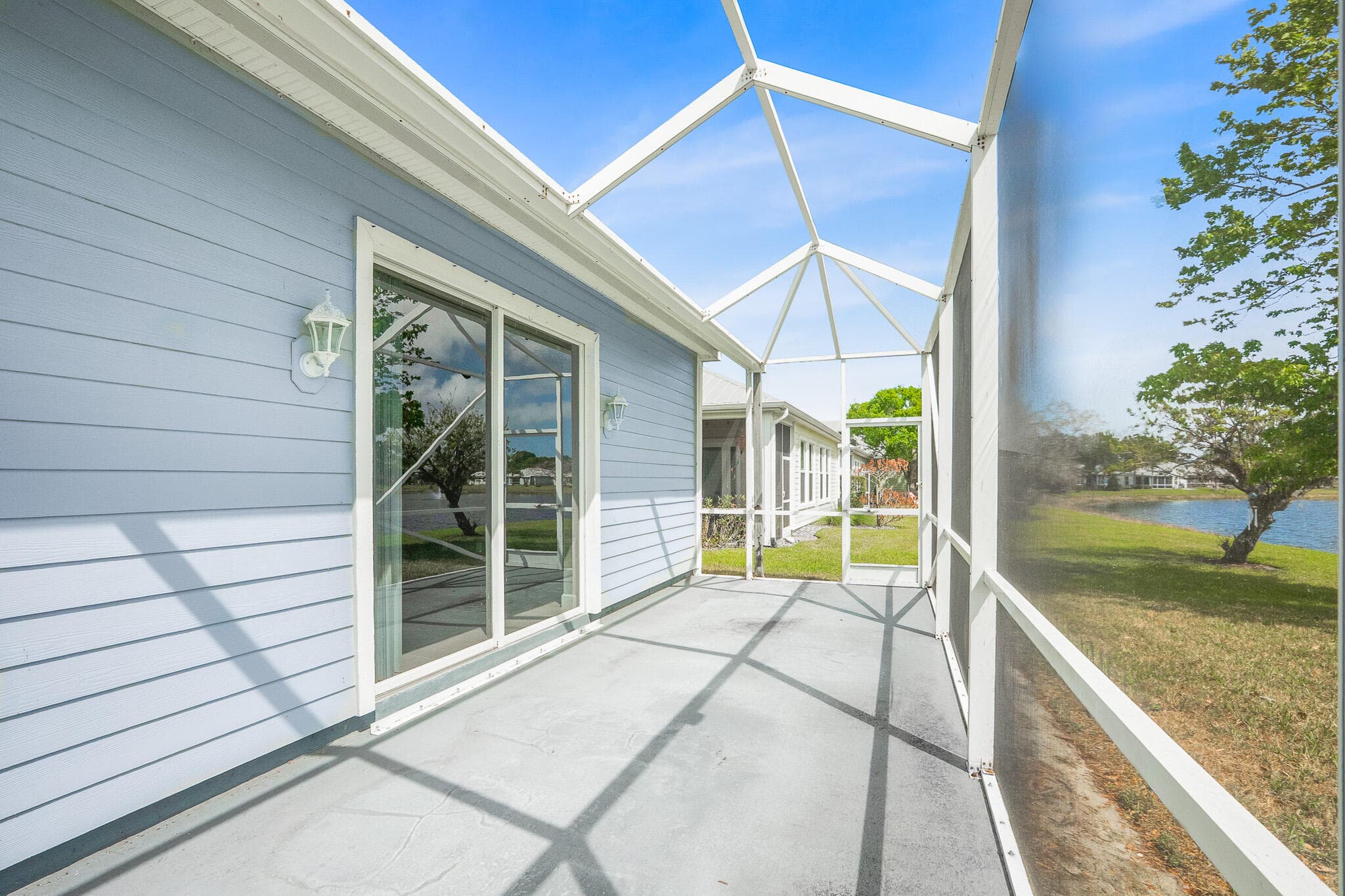 615 NE Canoe Park Circle, Port St. Lucie, FL 34983 26