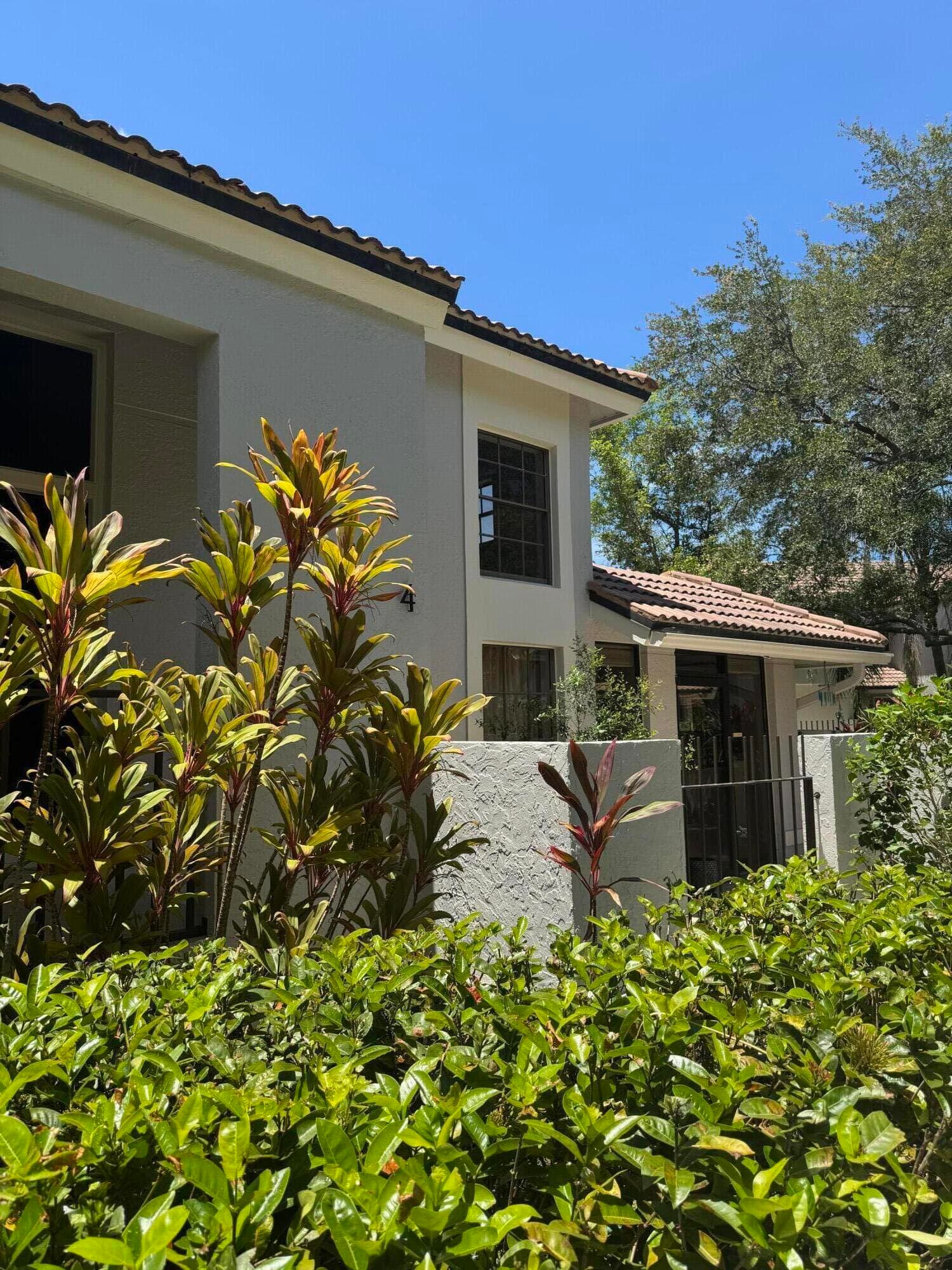 364 Prestwick Circle 4, Palm Beach Gardens, FL 33418 2