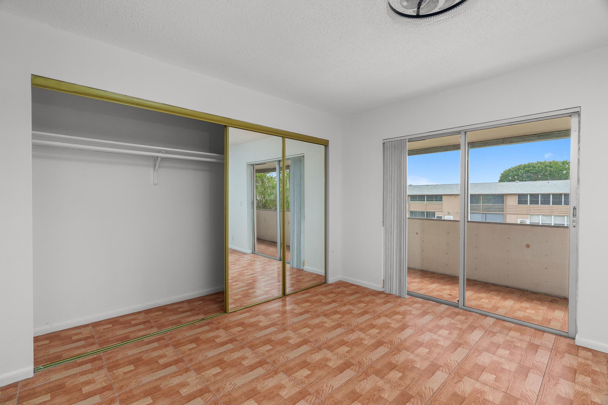 346 Windsor O, West Palm Beach, FL 33417 24