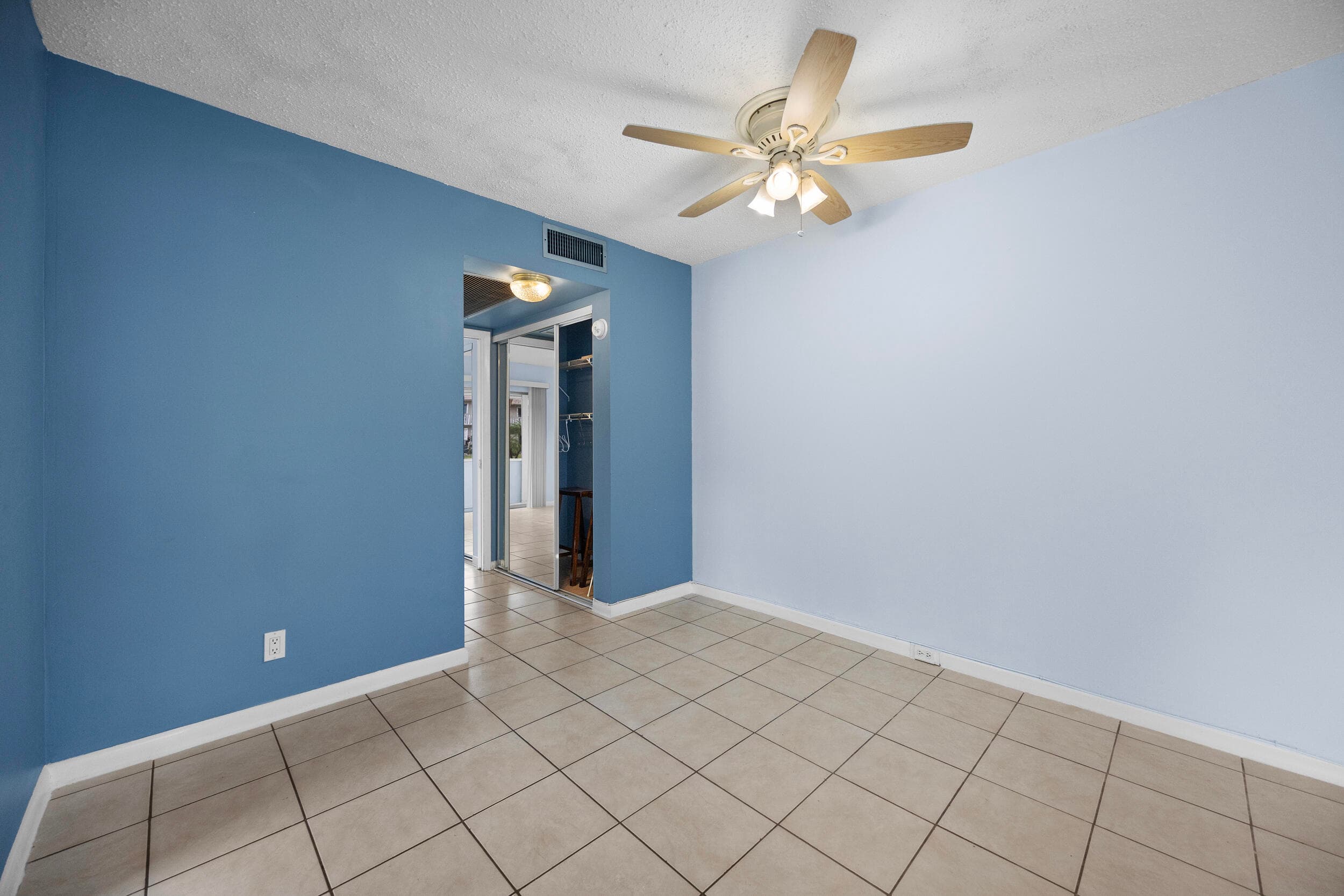 35 Sussex B, West Palm Beach, FL 33417 5