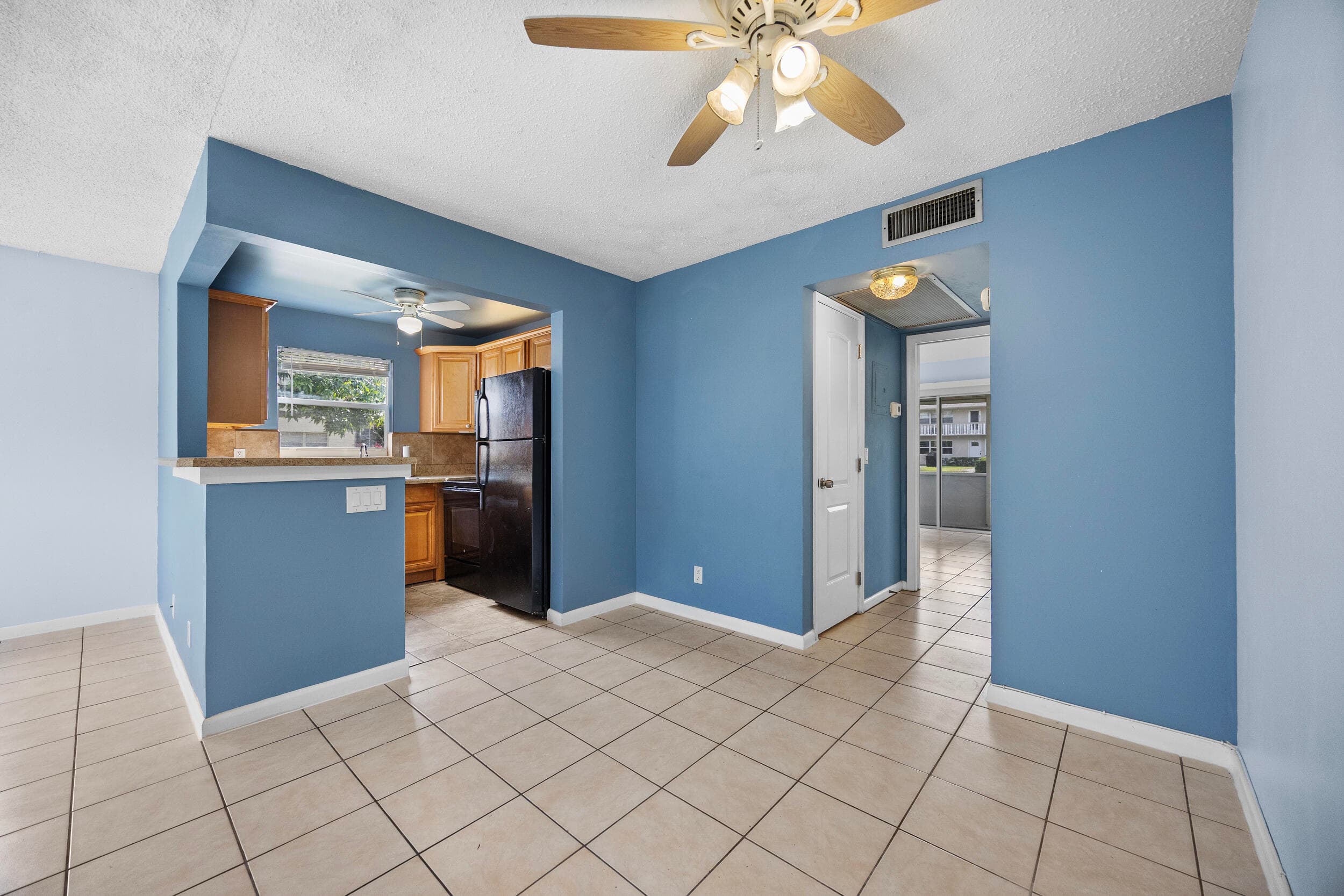 35 Sussex B, West Palm Beach, FL 33417 16