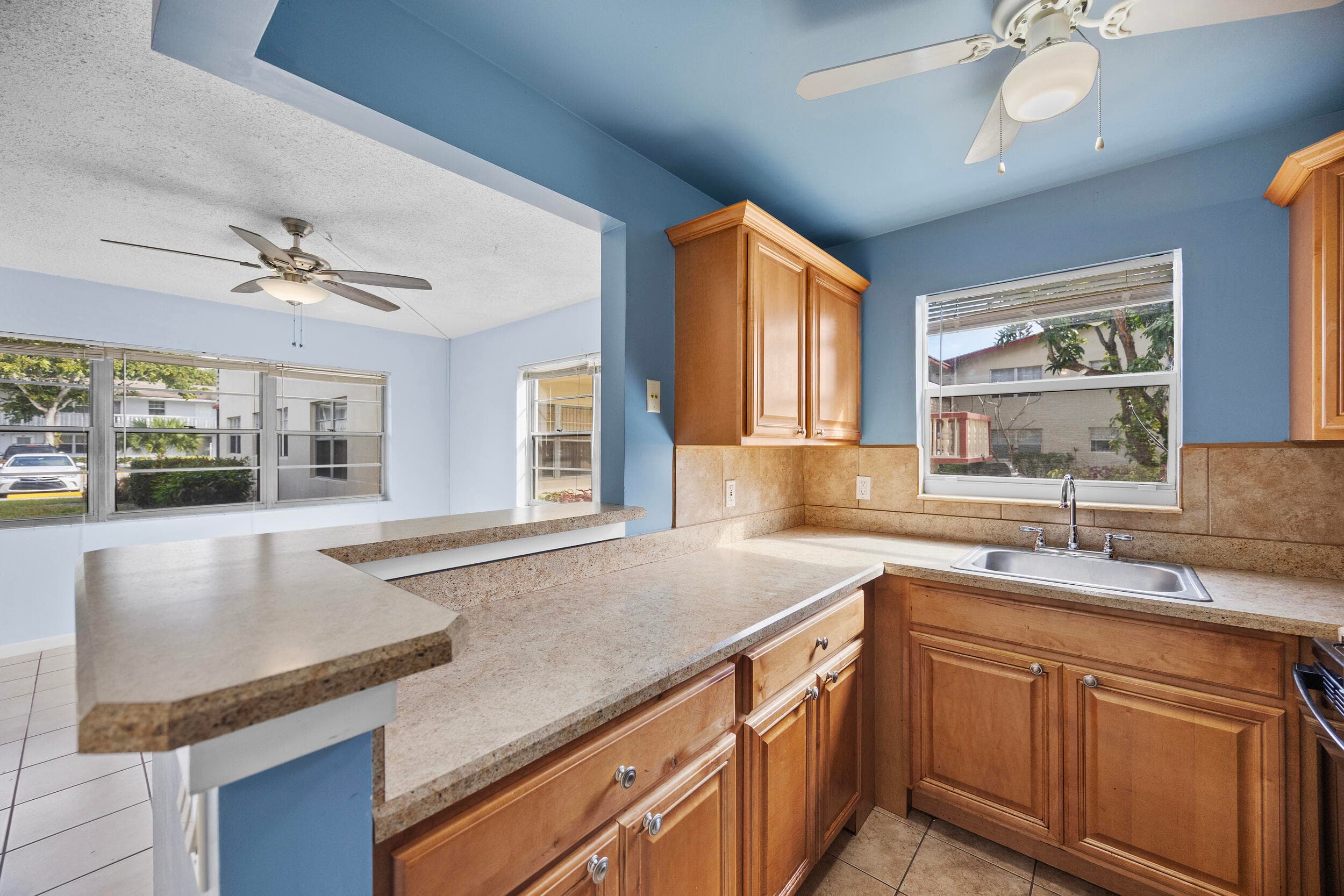 35 Sussex B, West Palm Beach, FL 33417 18