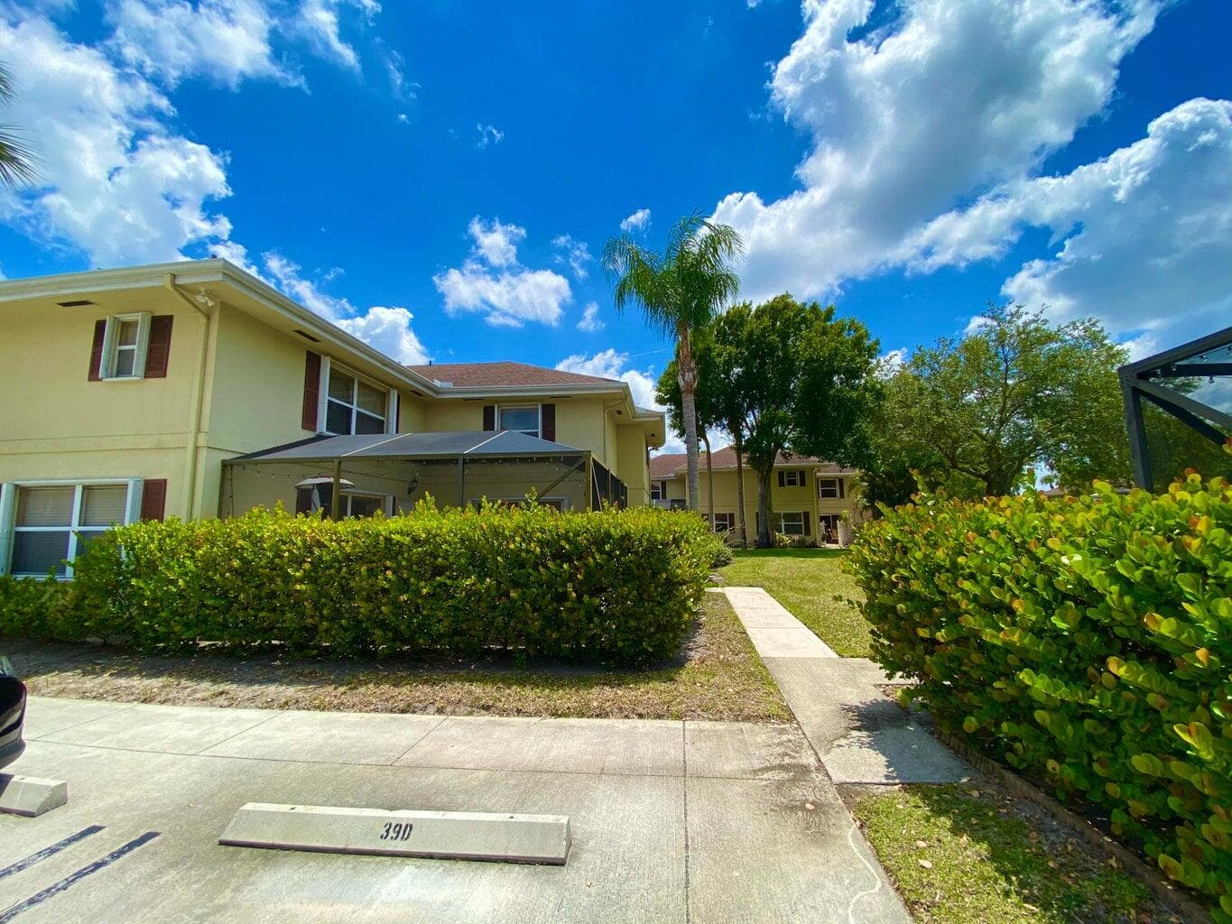 40 Essex Court A, Royal Palm Beach, FL 33411 10