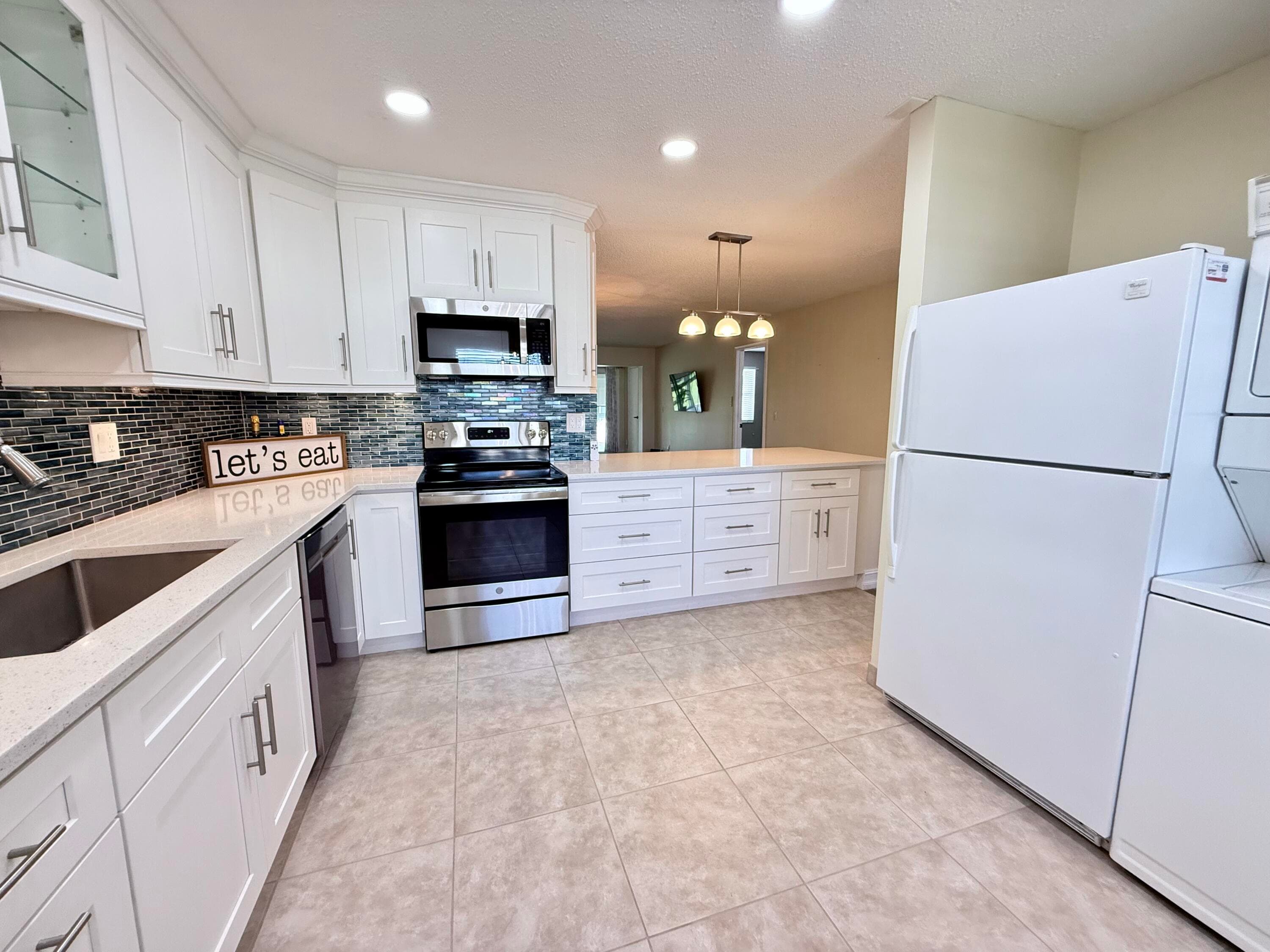 1740 NW 19th Terrace 202, Delray Beach, FL 33445 3