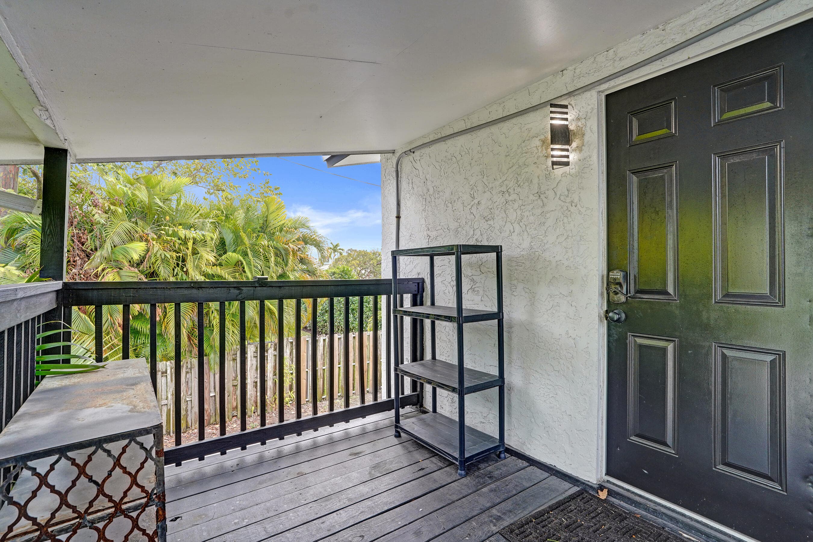 311 SE 3rd Avenue, Delray Beach, FL 33483 25