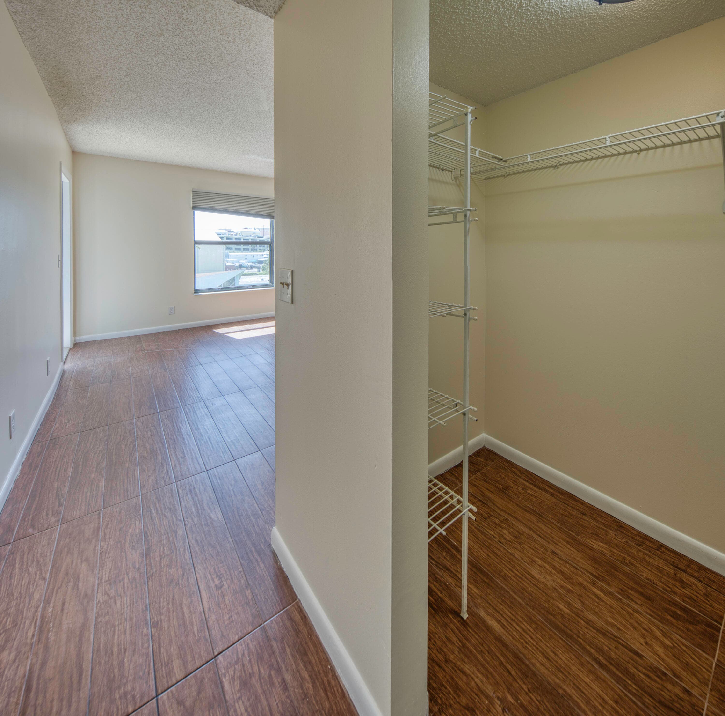 890 N Federal Highway 412, Lantana, FL 33462 25