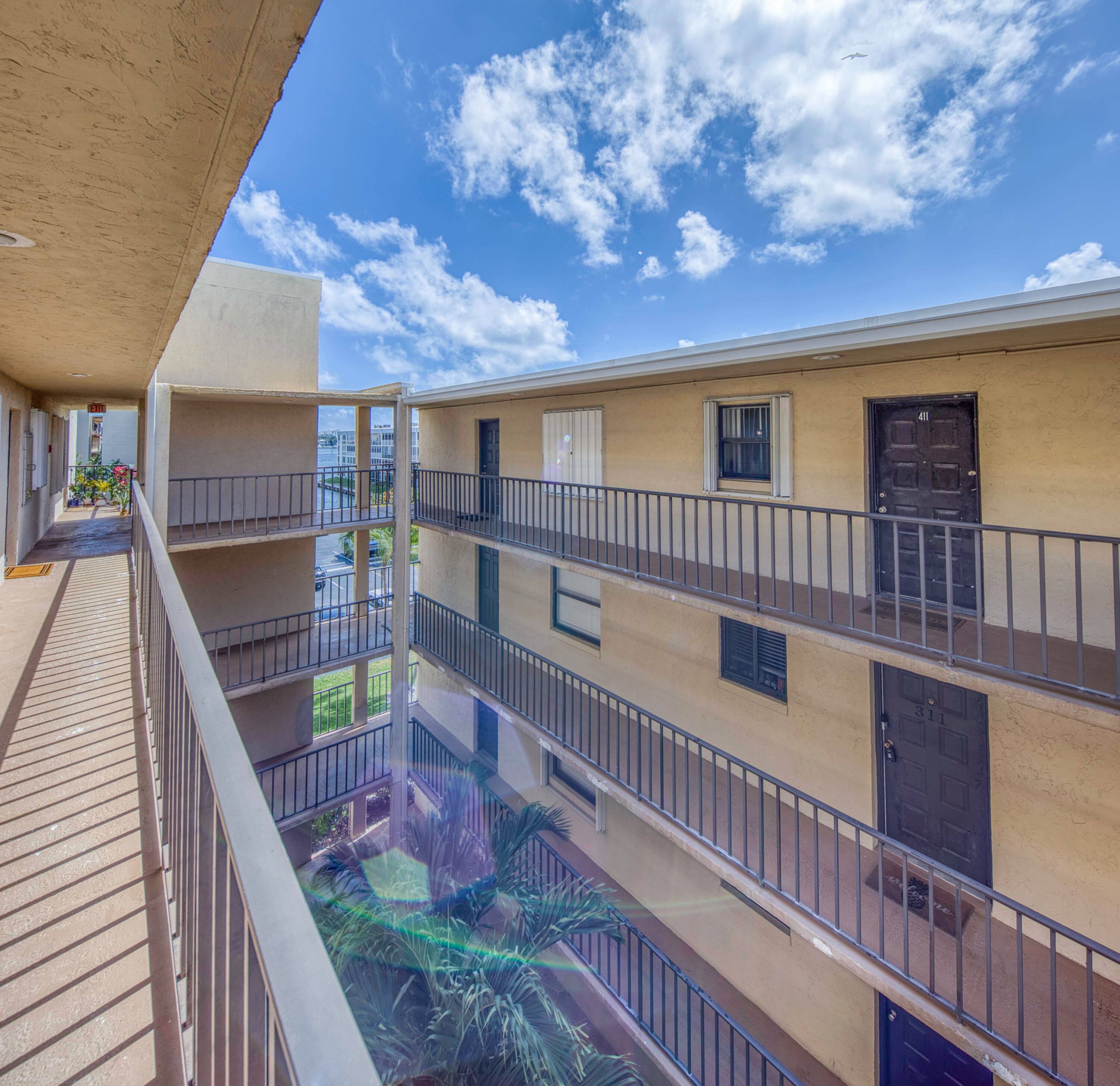 890 N Federal Highway 412, Lantana, FL 33462 32