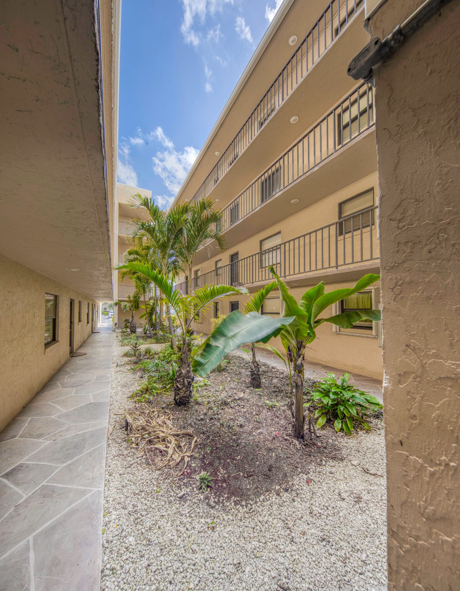 890 N Federal Highway 412, Lantana, FL 33462 33