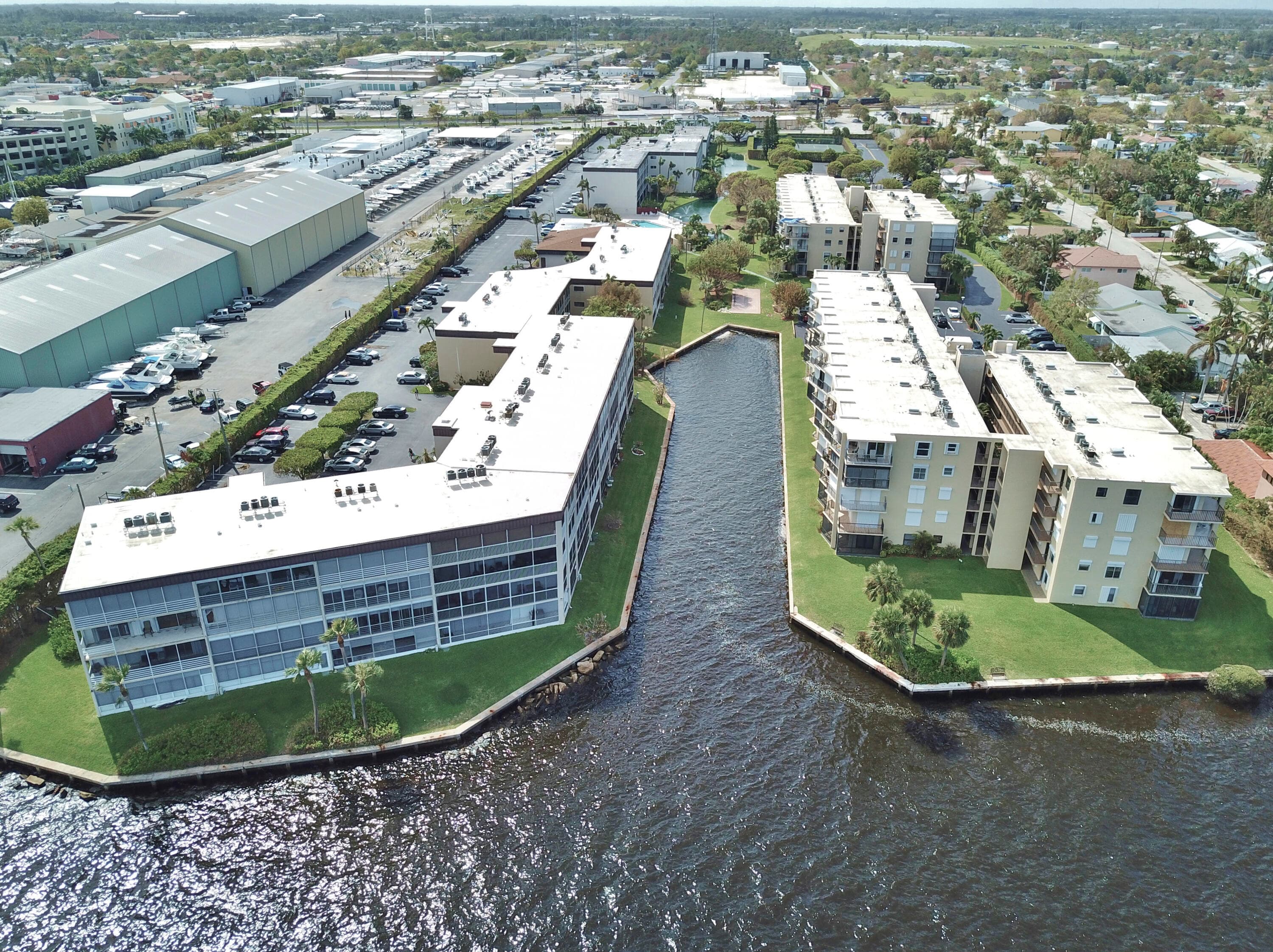 890 N Federal Highway 412, Lantana, FL 33462 36