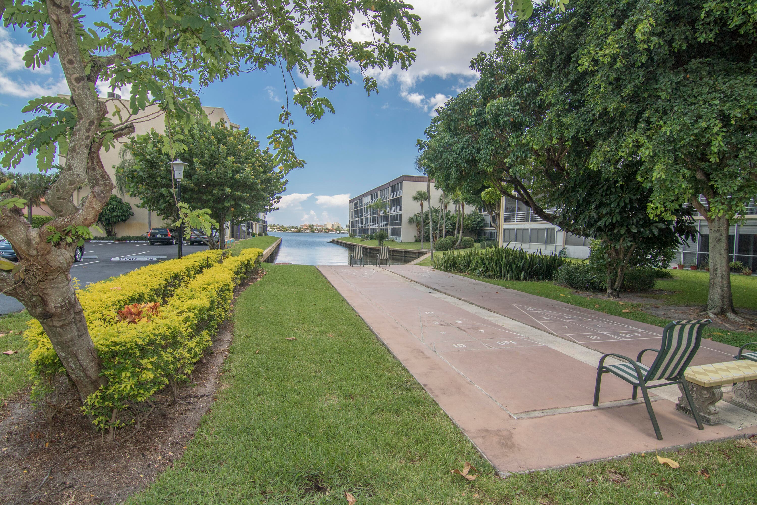 890 N Federal Highway 412, Lantana, FL 33462 42