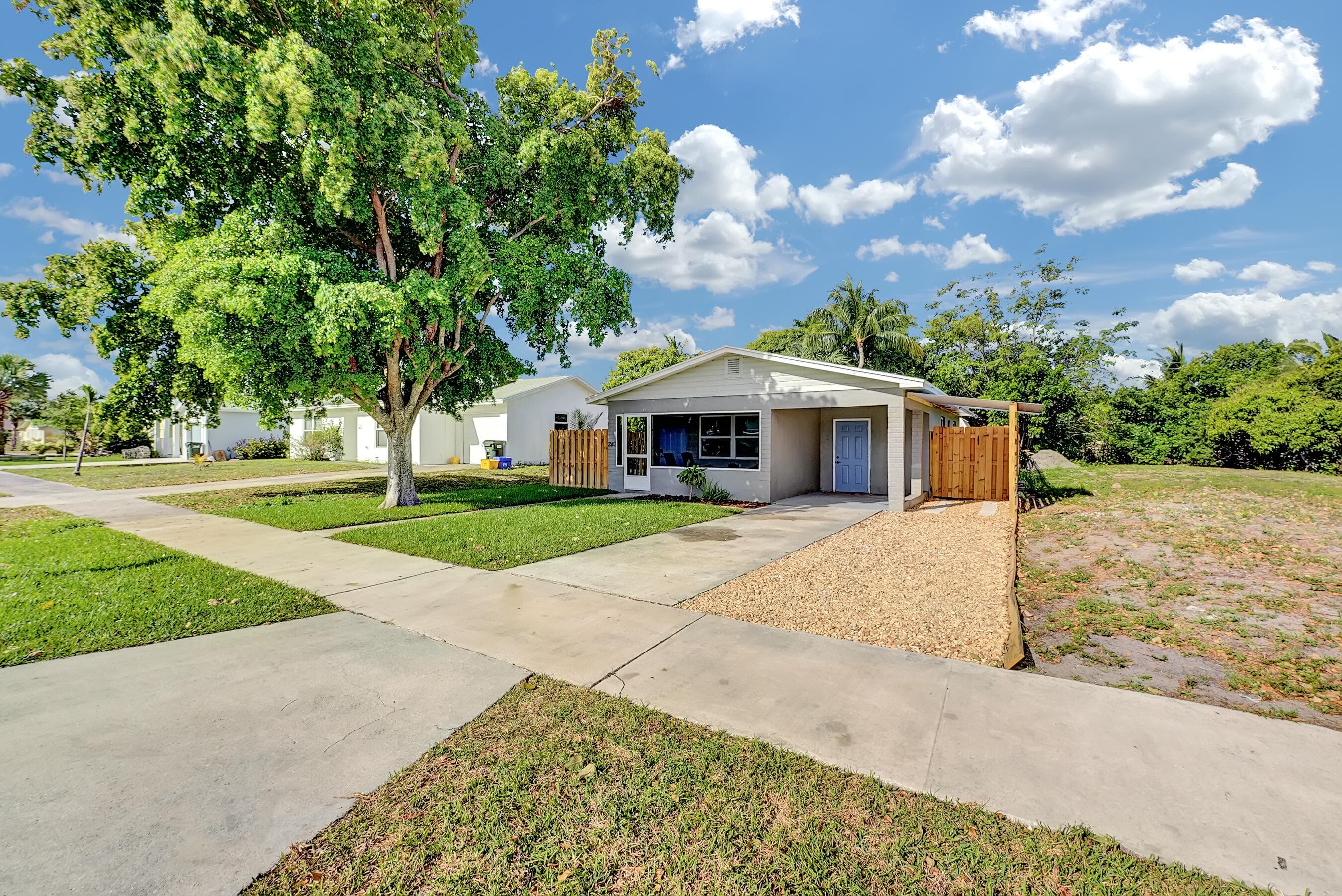240 NW 9th Avenue, Delray Beach, FL 33444