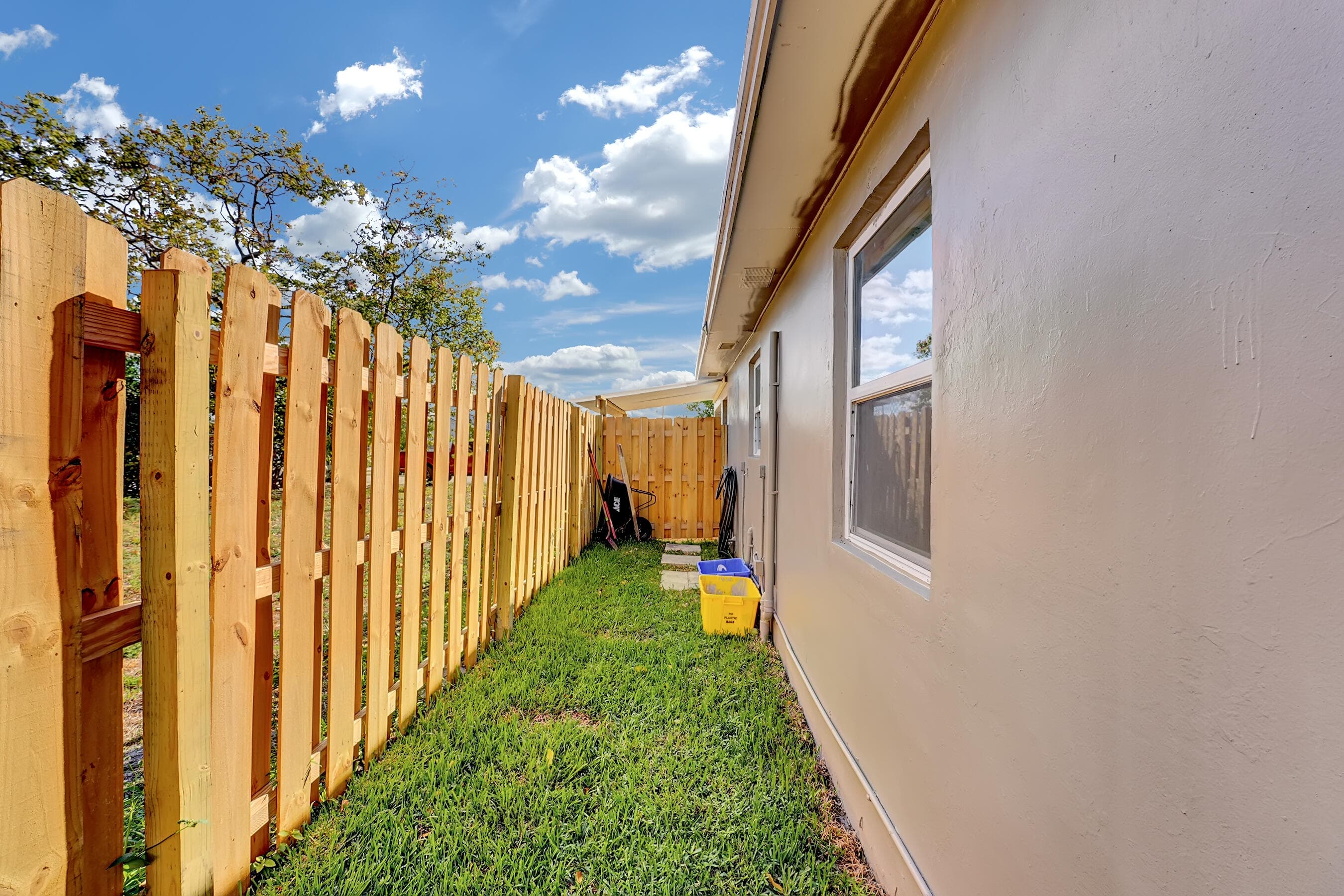 240 NW 9th Avenue, Delray Beach, FL 33444 24