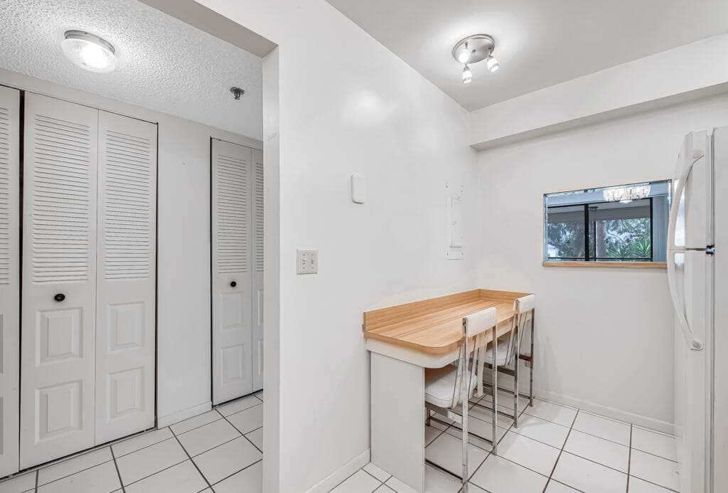 4640 Lucerne Lakes Boulevard 206, Lake Worth, FL 33467 5