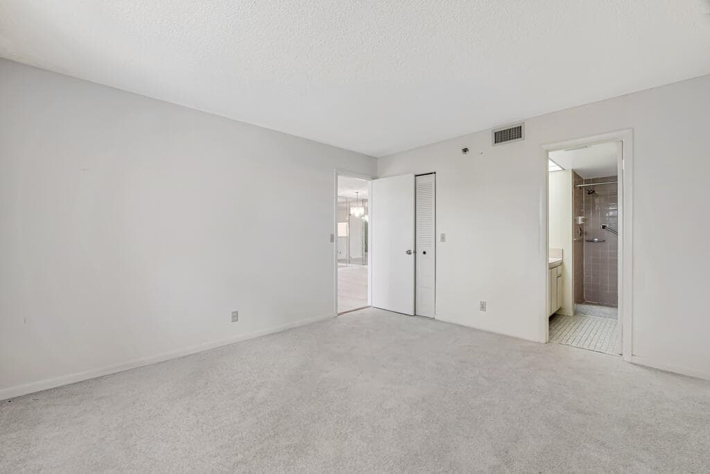 4640 Lucerne Lakes Boulevard 206, Lake Worth, FL 33467 15
