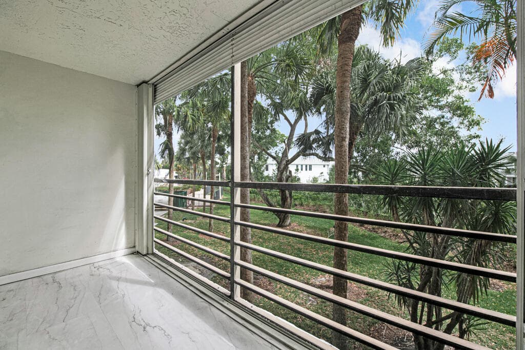 4640 Lucerne Lakes Boulevard 206, Lake Worth, FL 33467 25