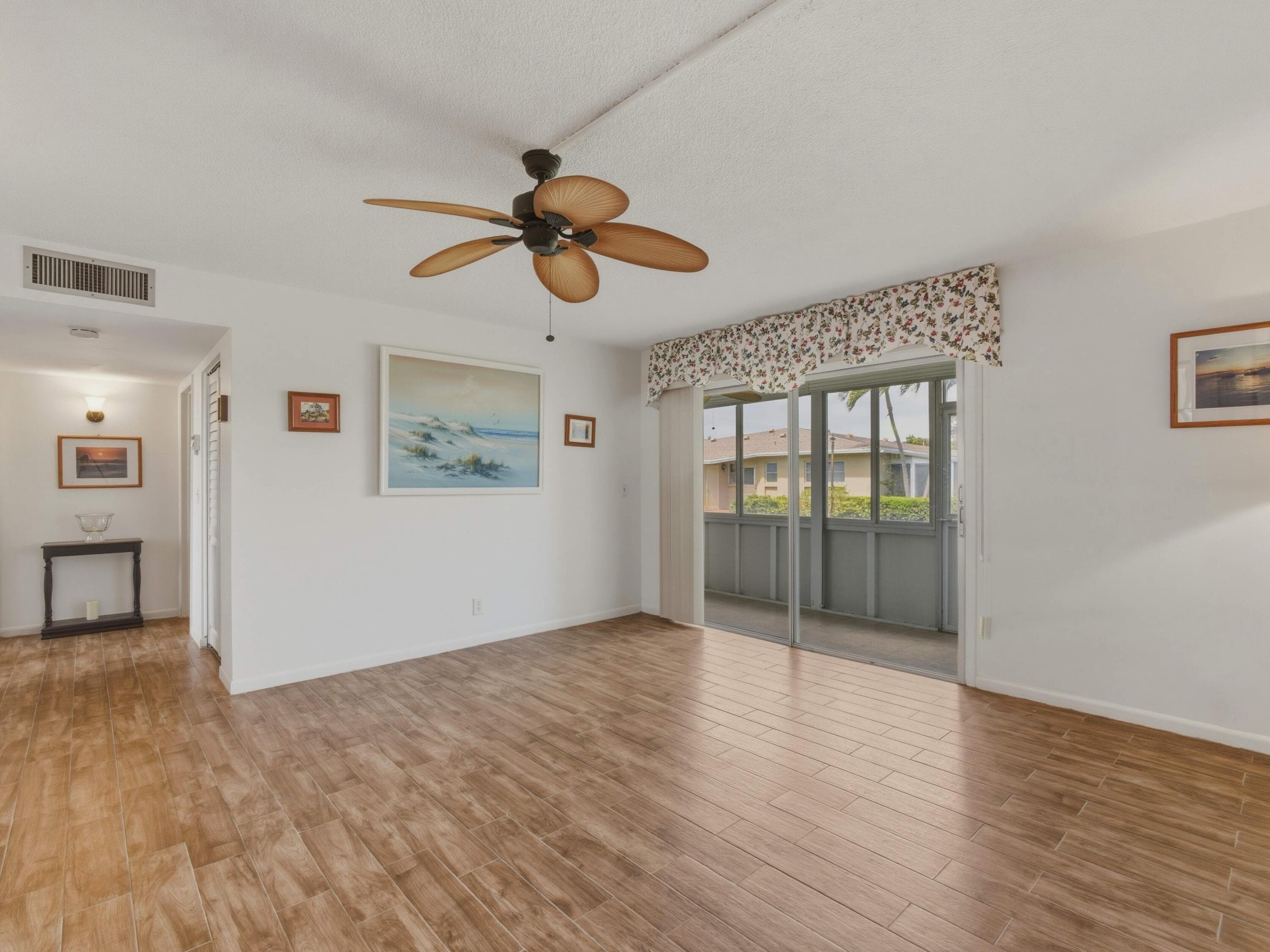 301 Circle Drive S 103, Boynton Beach, FL 33435 17