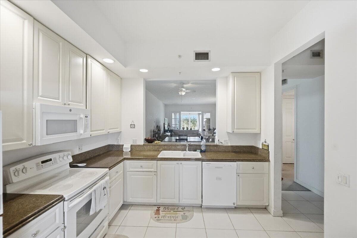 36 Harbour Isle Drive W 106, Fort Pierce, FL 34949 11