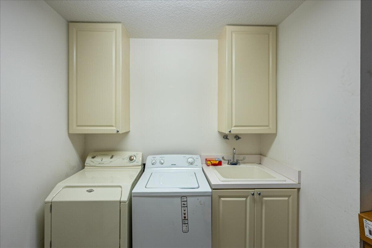 36 Harbour Isle Drive W 106, Fort Pierce, FL 34949 25