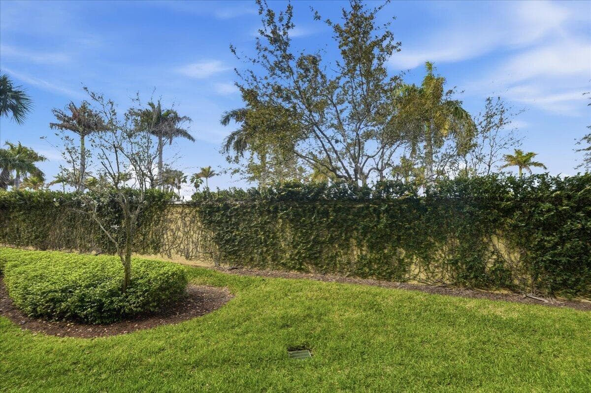 36 Harbour Isle Drive W 106, Fort Pierce, FL 34949 29